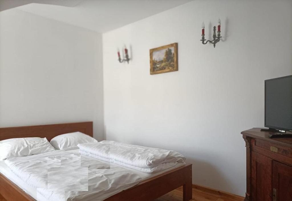 Economy Double Room - Photo 4