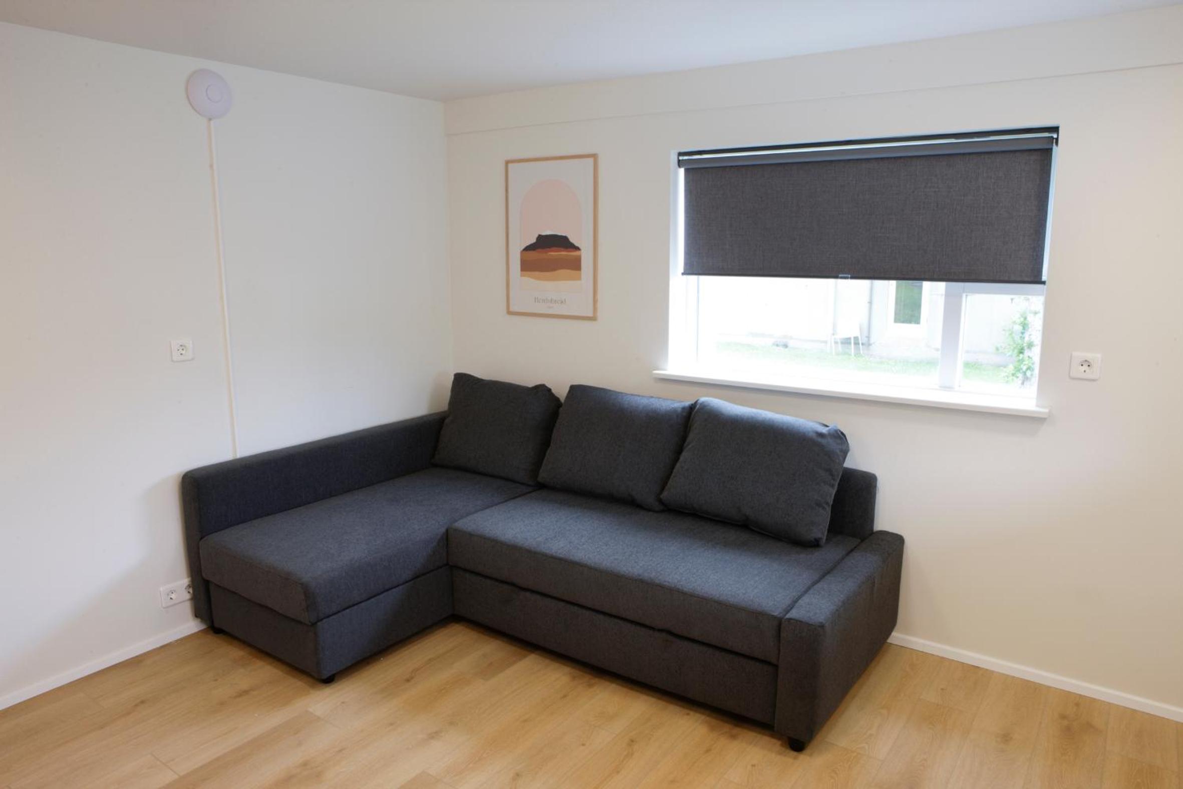 One-Bedroom Apartment photo 1