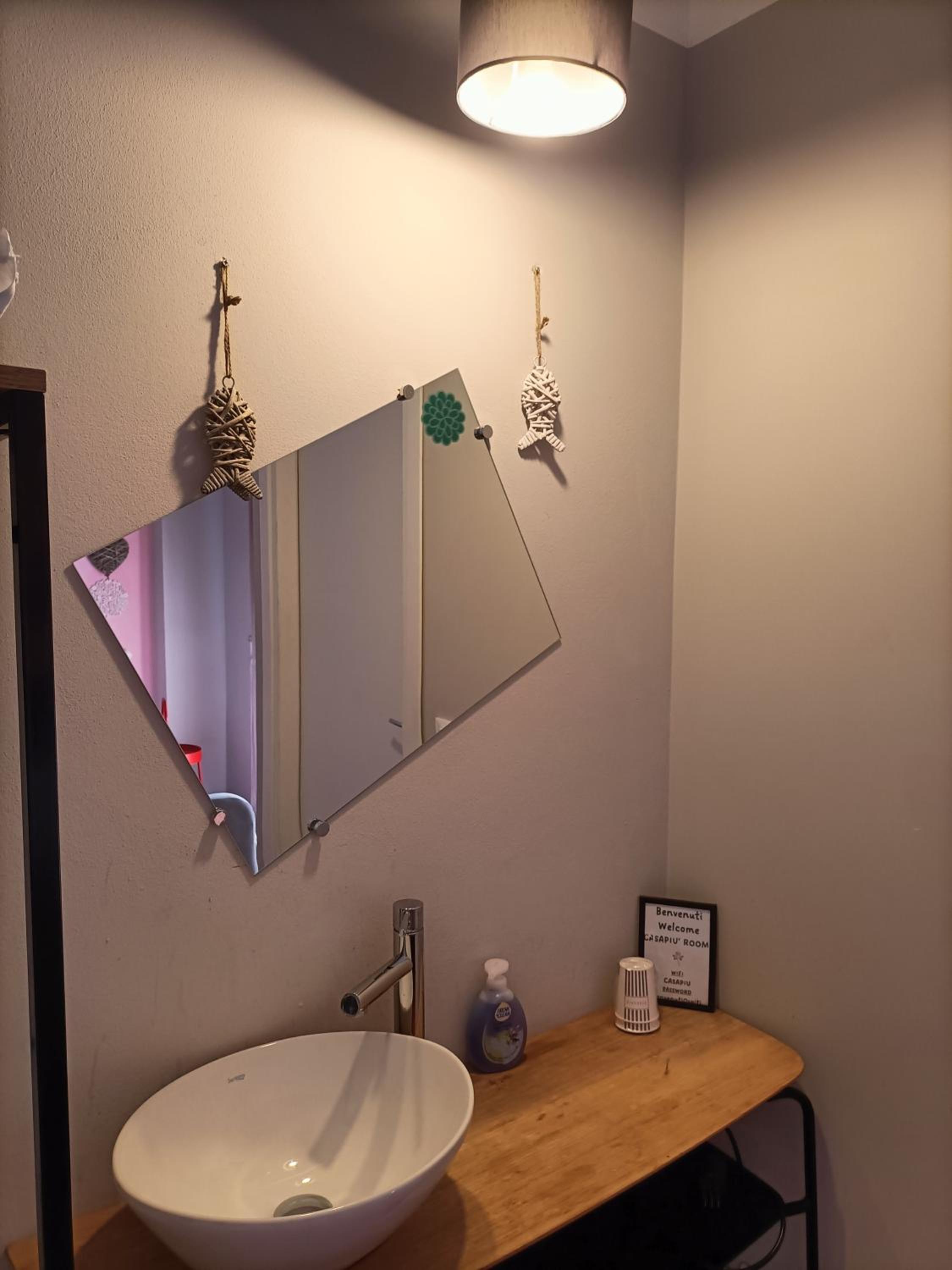Double Room with Balcony - Photo 16