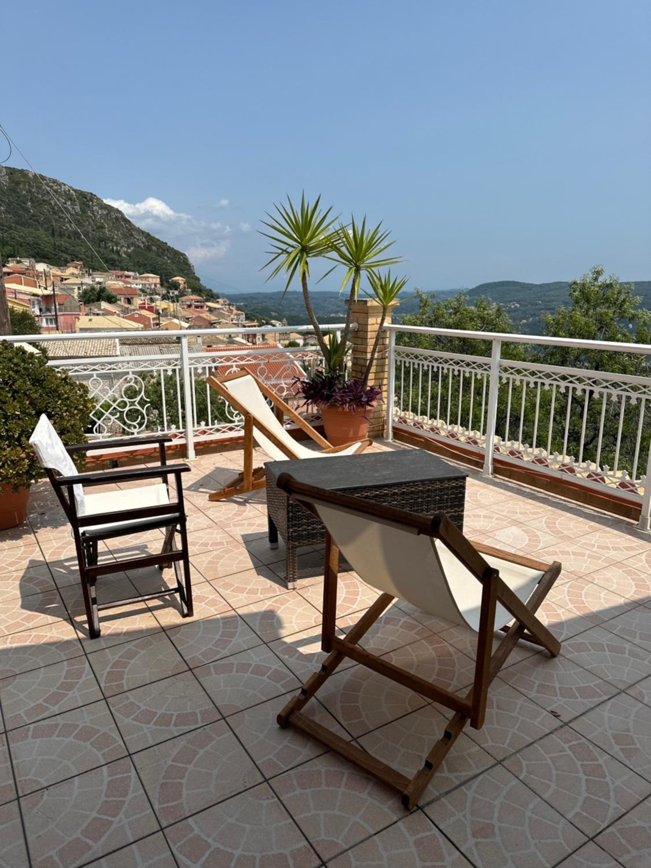 Apartment with Terrace photo 2