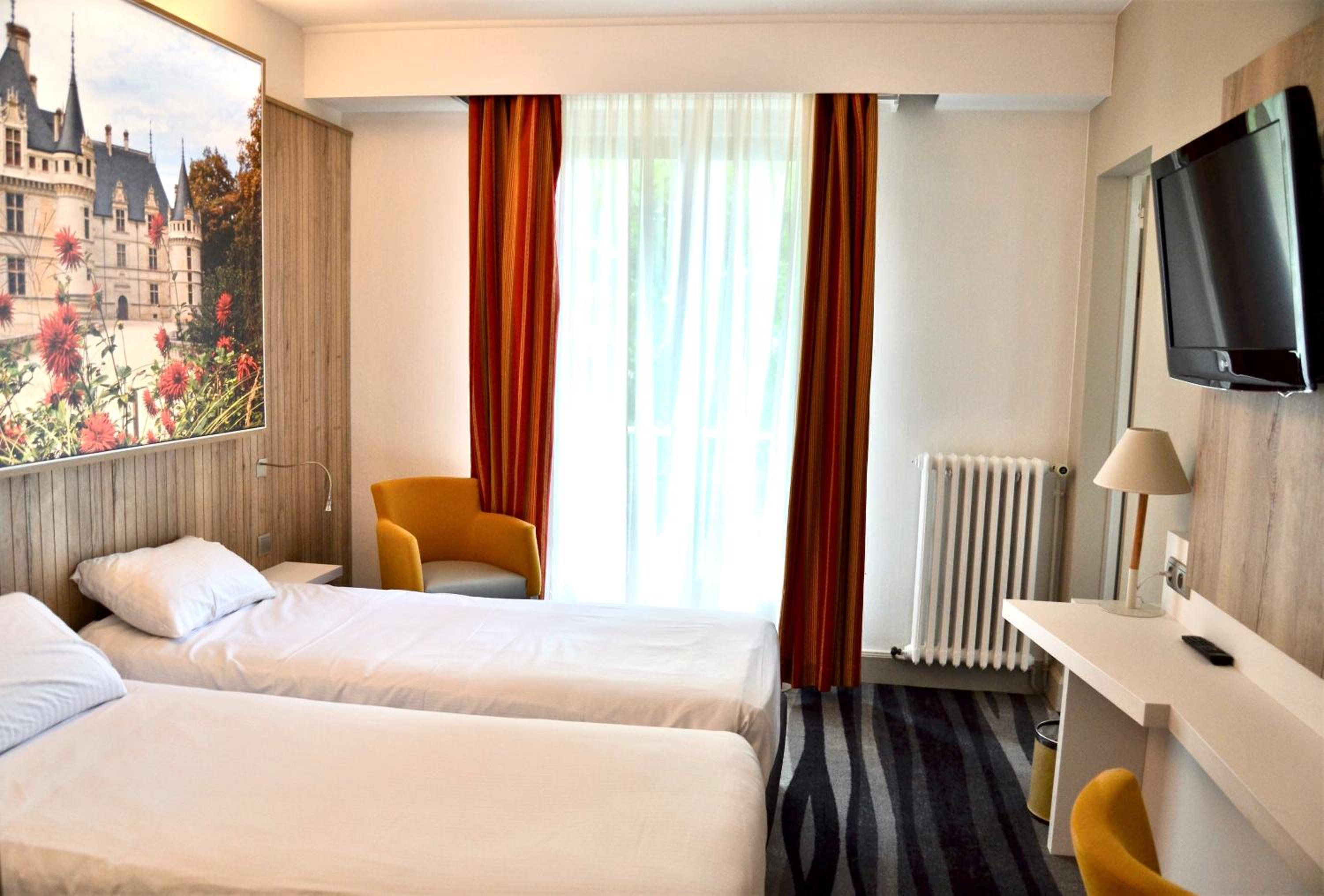 2 Single Beds - Photo 4