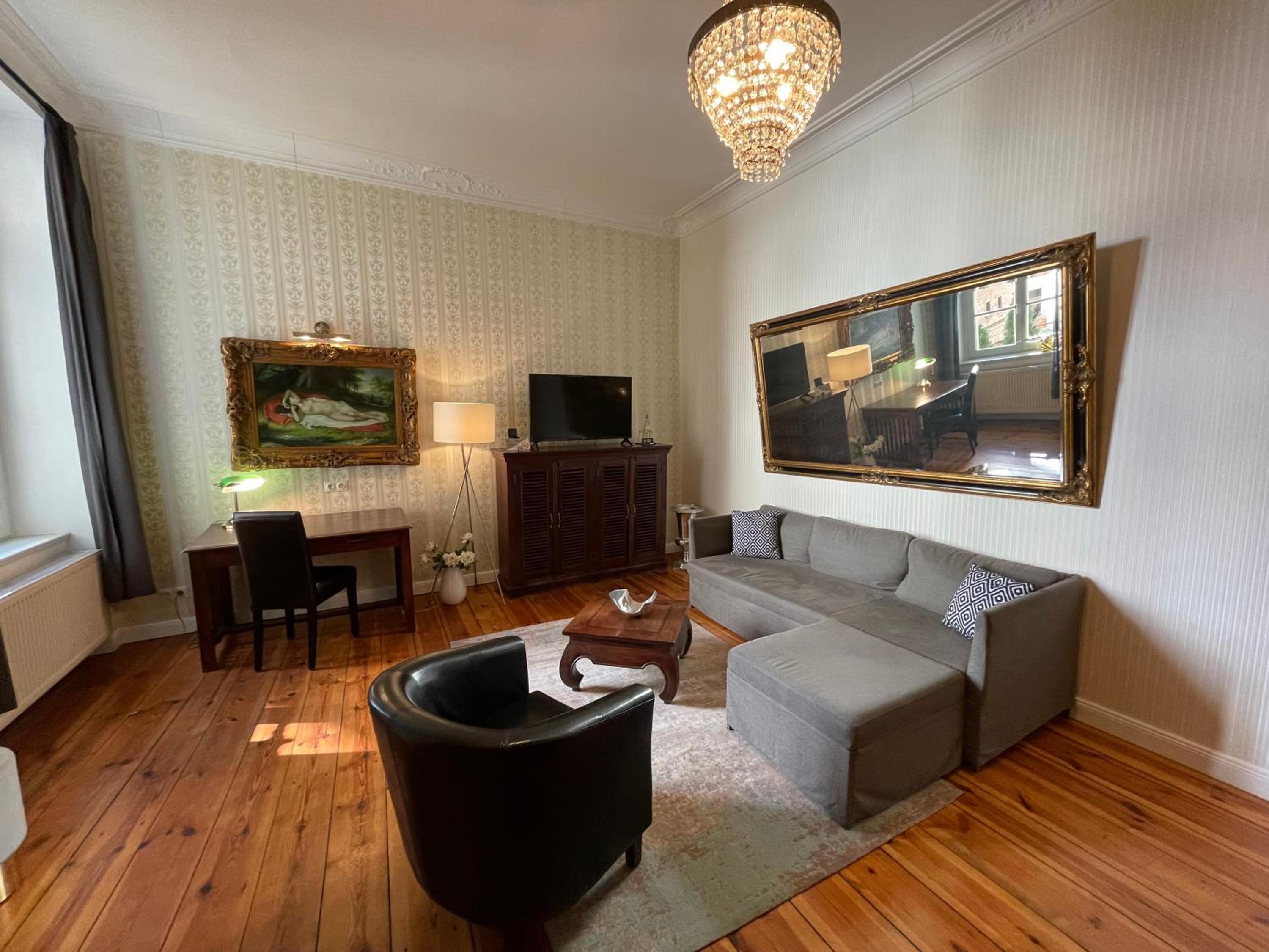 One-Bedroom Apartment photo 2