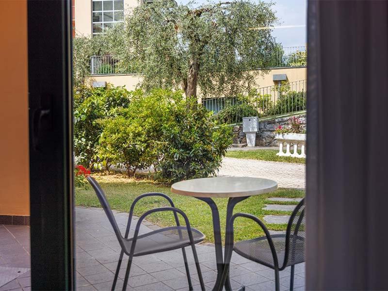 Double or Twin Room with Garden View - Photo 3