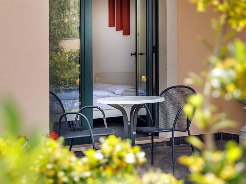 Double or Twin Room with Garden View - Photo 4