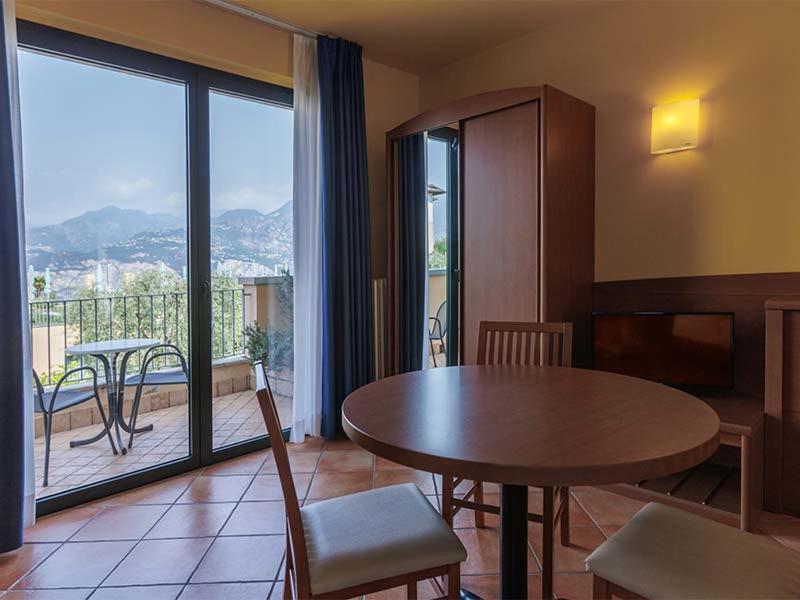 Double or Twin Room with Garden View - Photo 5