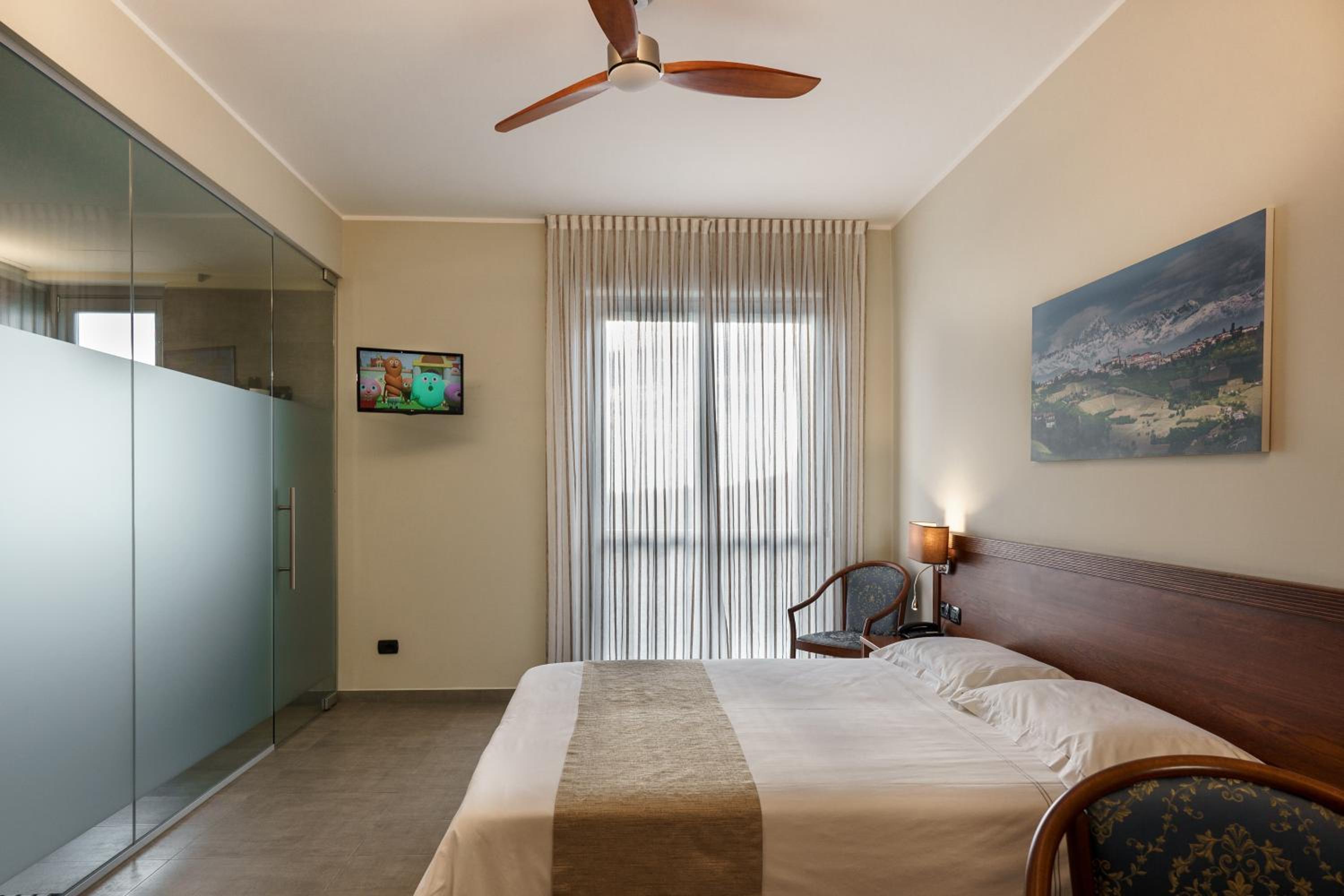 Standard Double Room - Photo 1