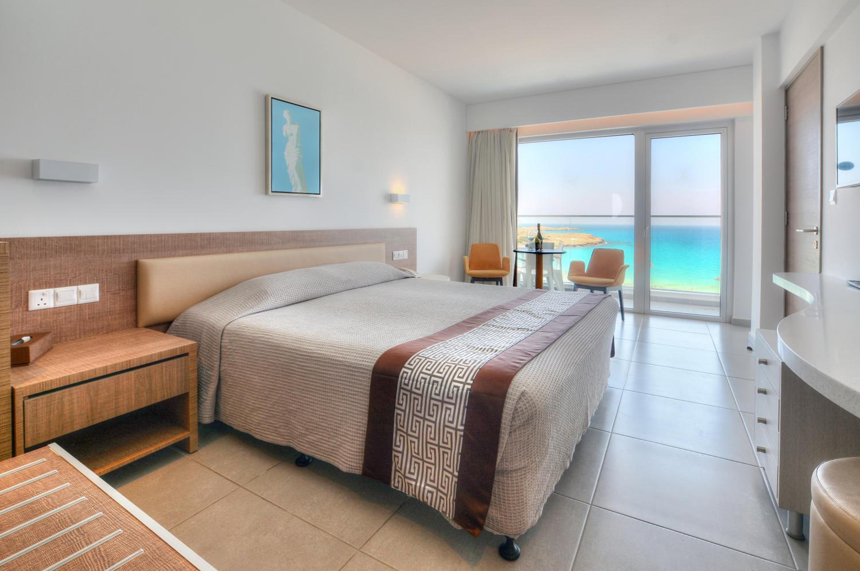 Deluxe Double or Twin Room with Sea View