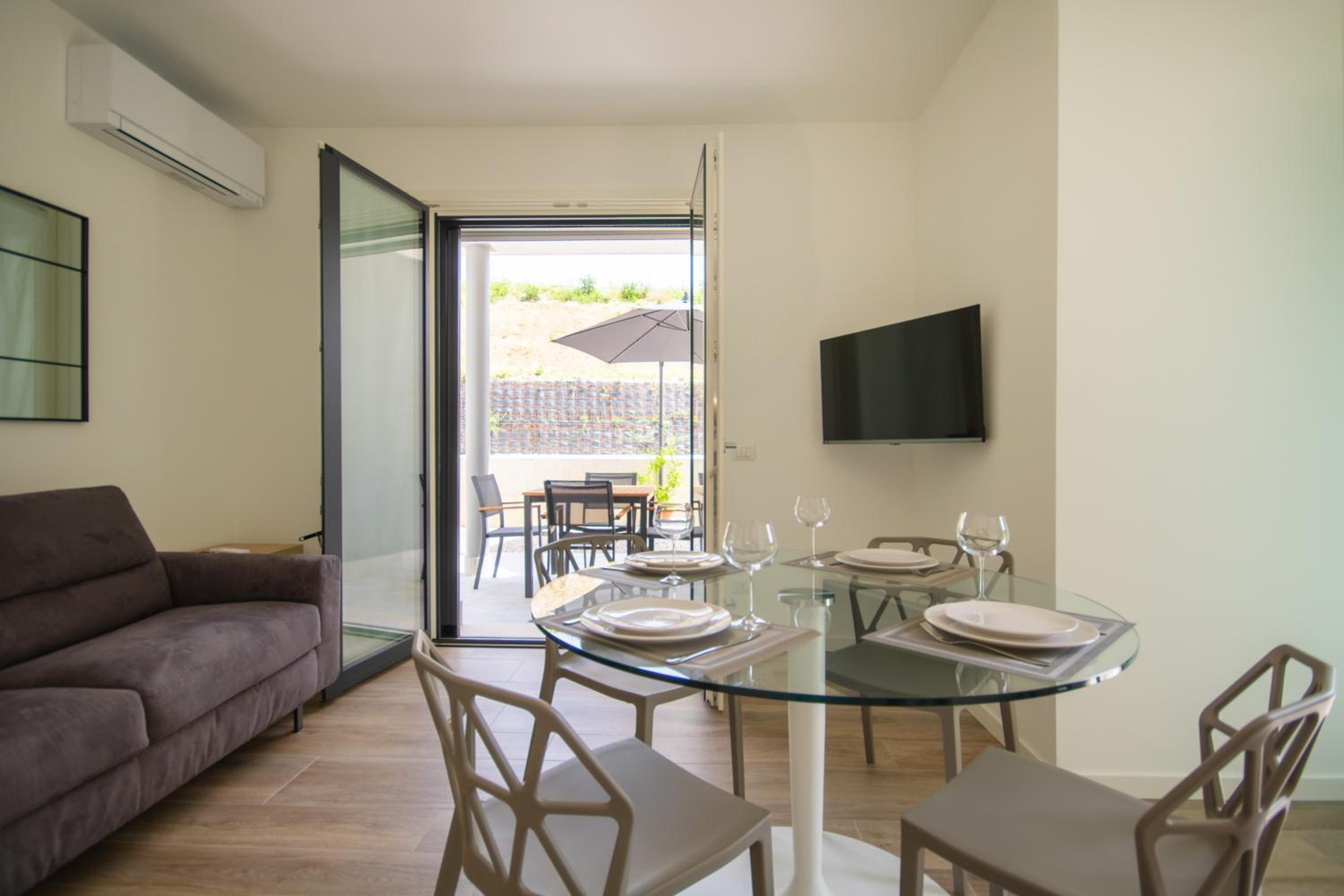 Apartment with Garden View