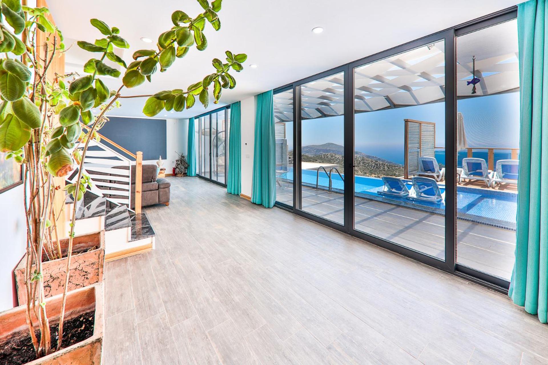 Three-Bedroom Villa photo 1