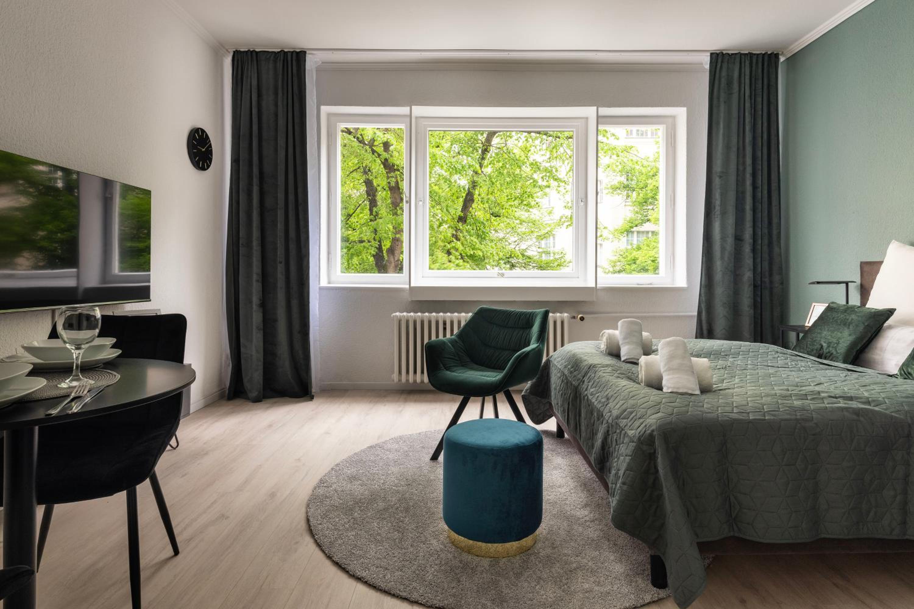 One-Bedroom Apartment photo 1