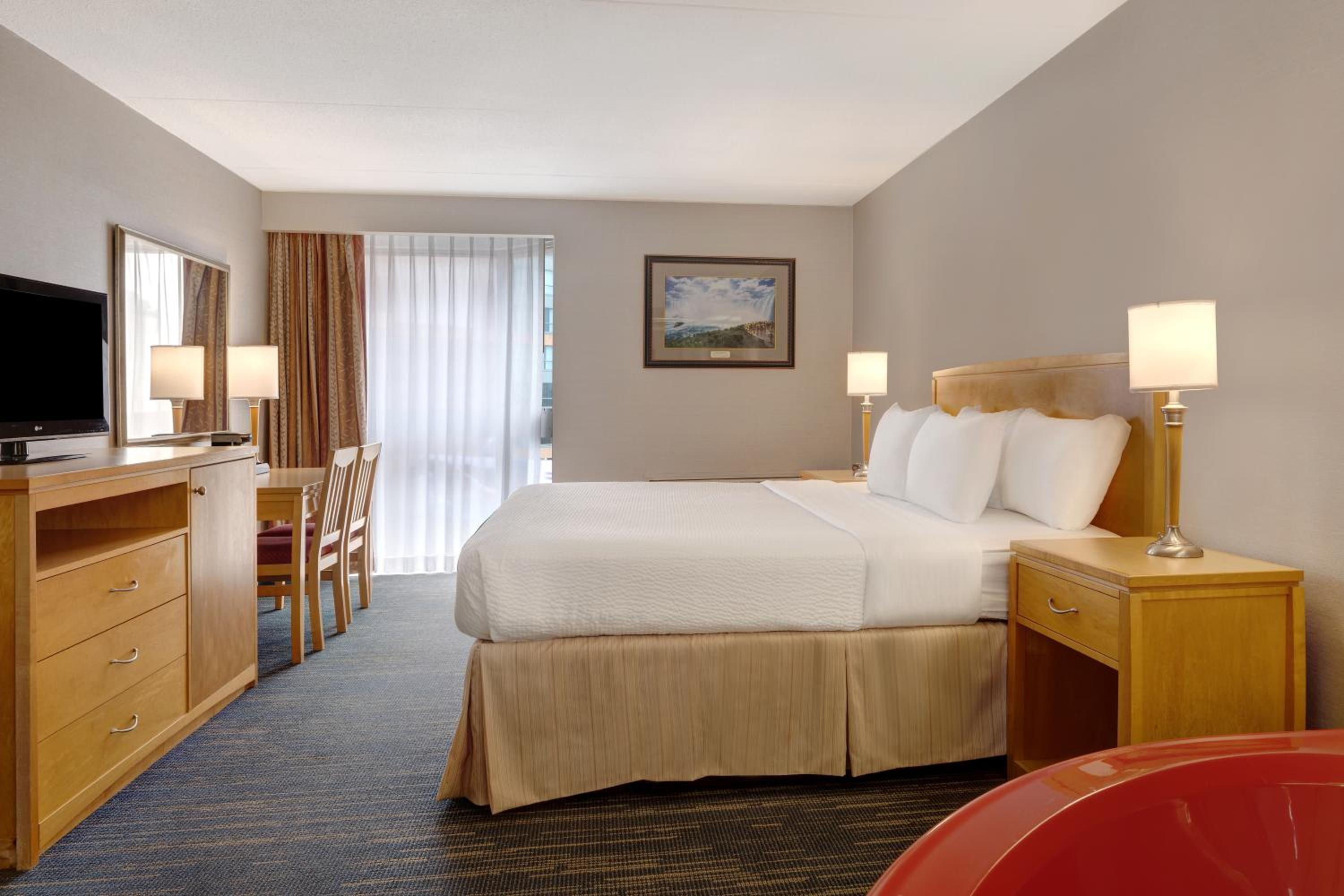 King Room with Hot Tub - Non-Smoking