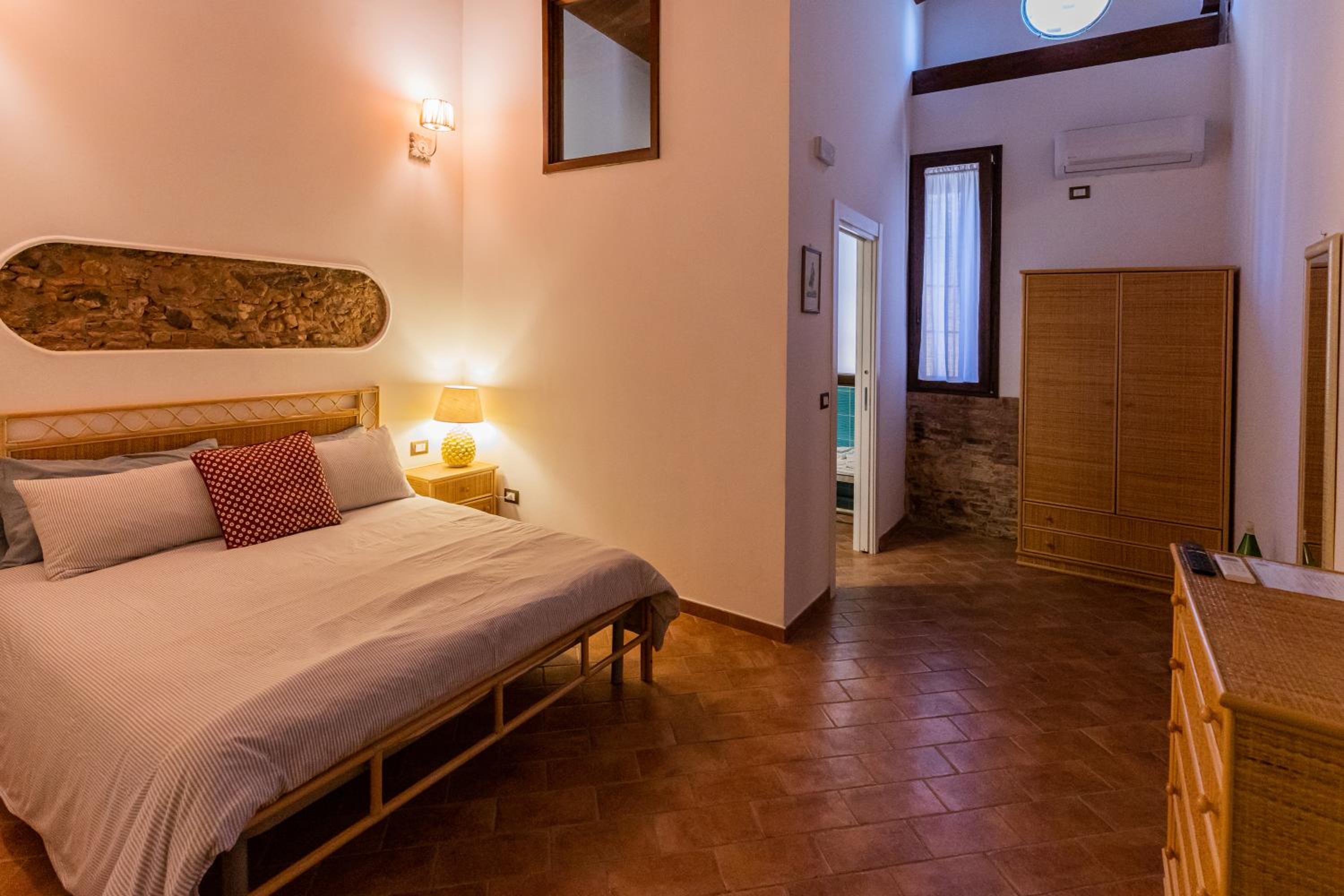 Double Room - Photo 3