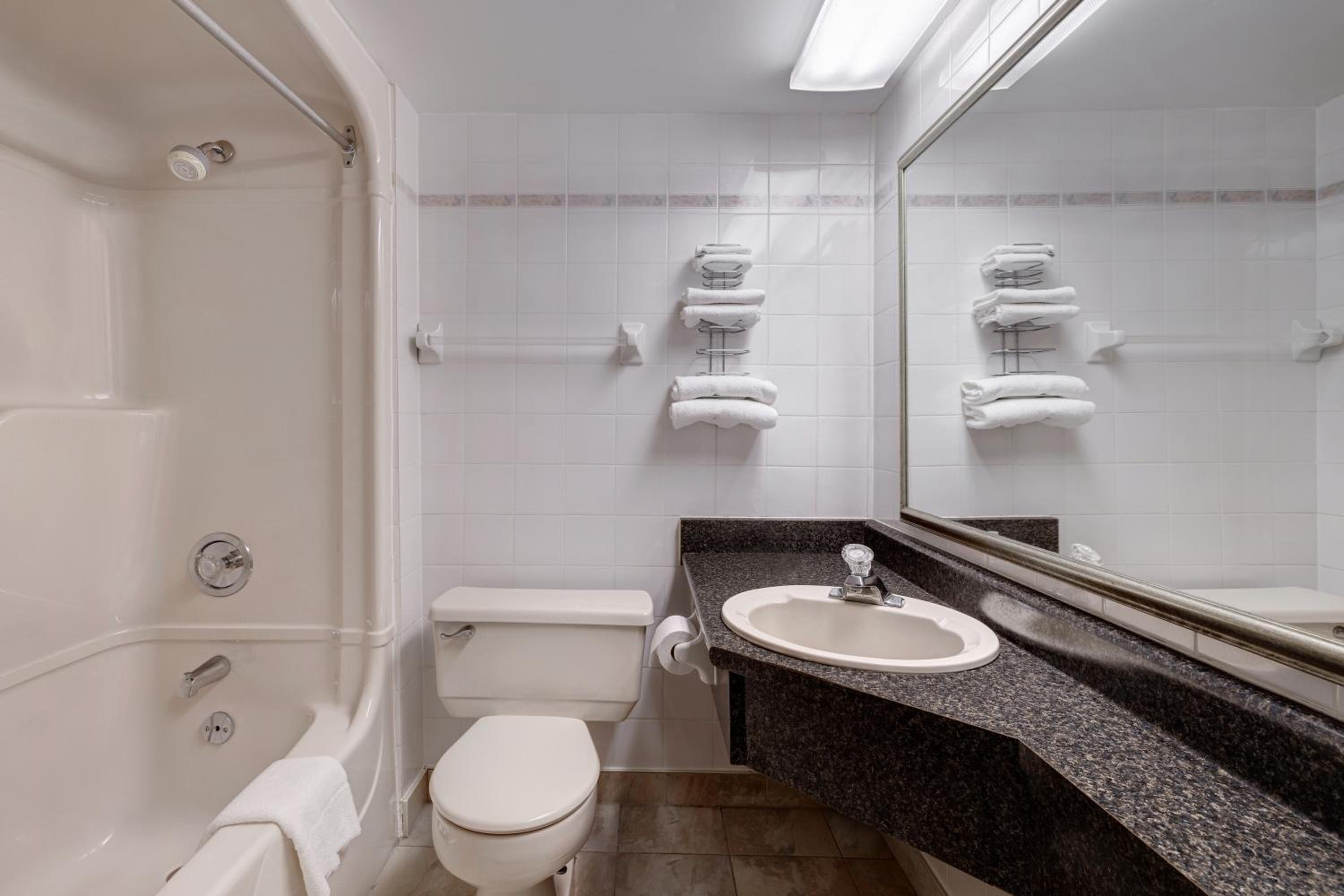 King Room with Hot Tub - Non-Smoking
