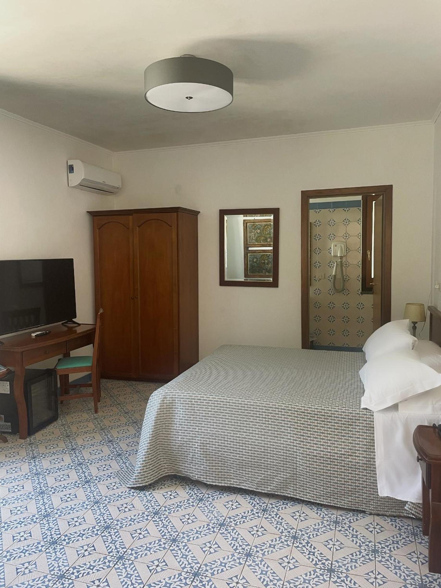 Economy Double or Twin Room - Photo 3