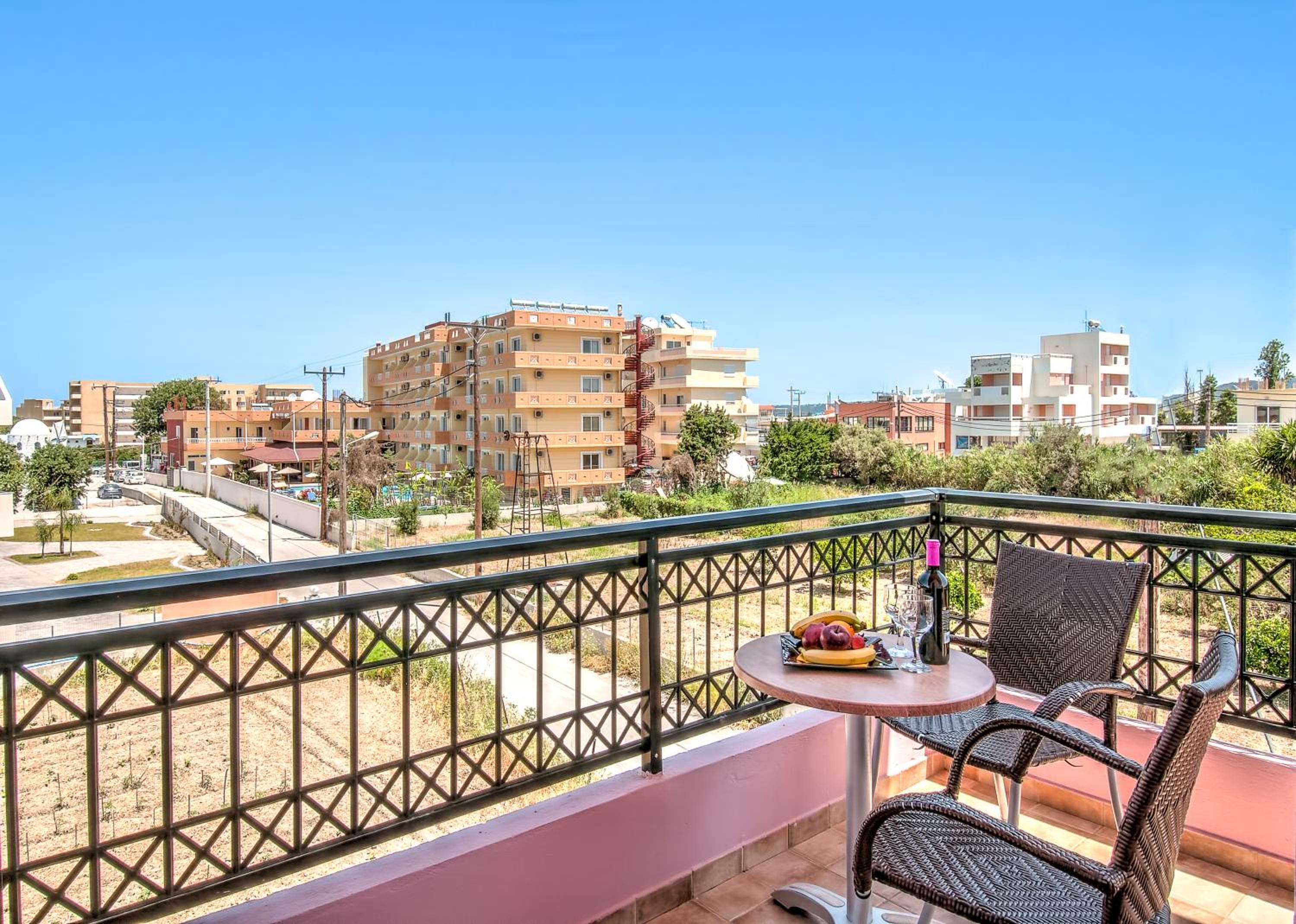 Two-Bedroom Apartment with Balcony photo 3