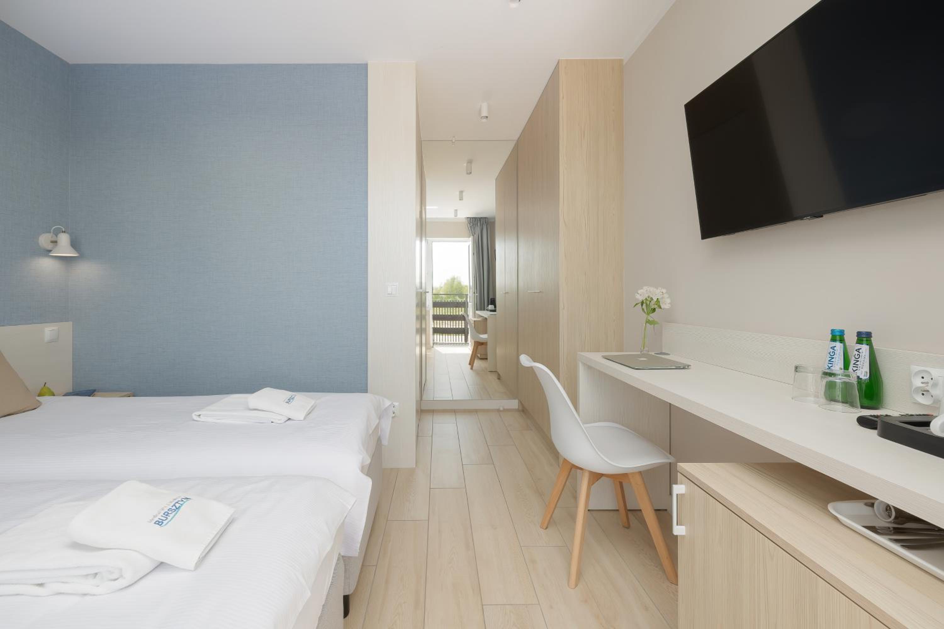 Double or Twin Room with Bathroom - Photo 3