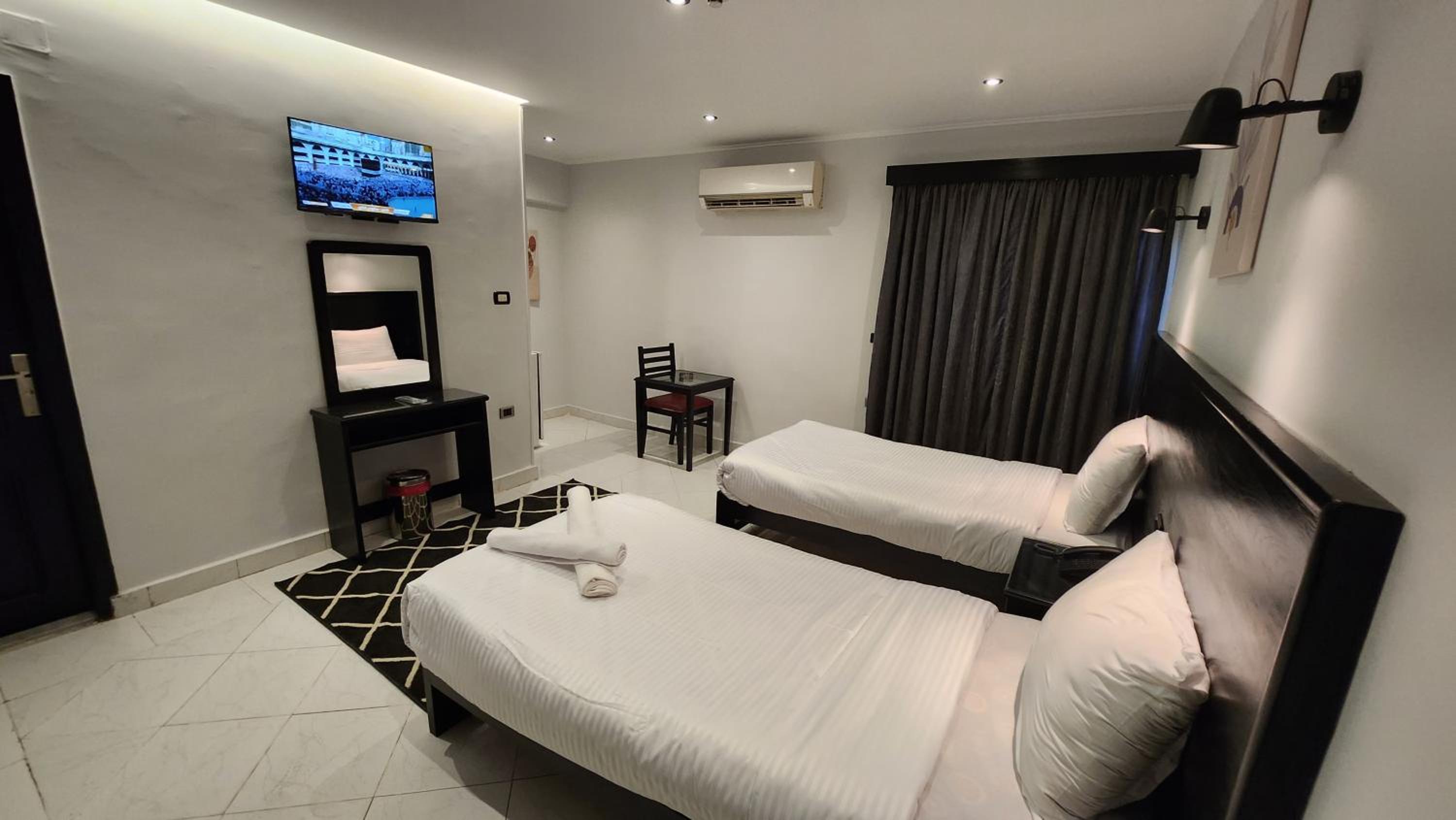 Deluxe Suite photo 3