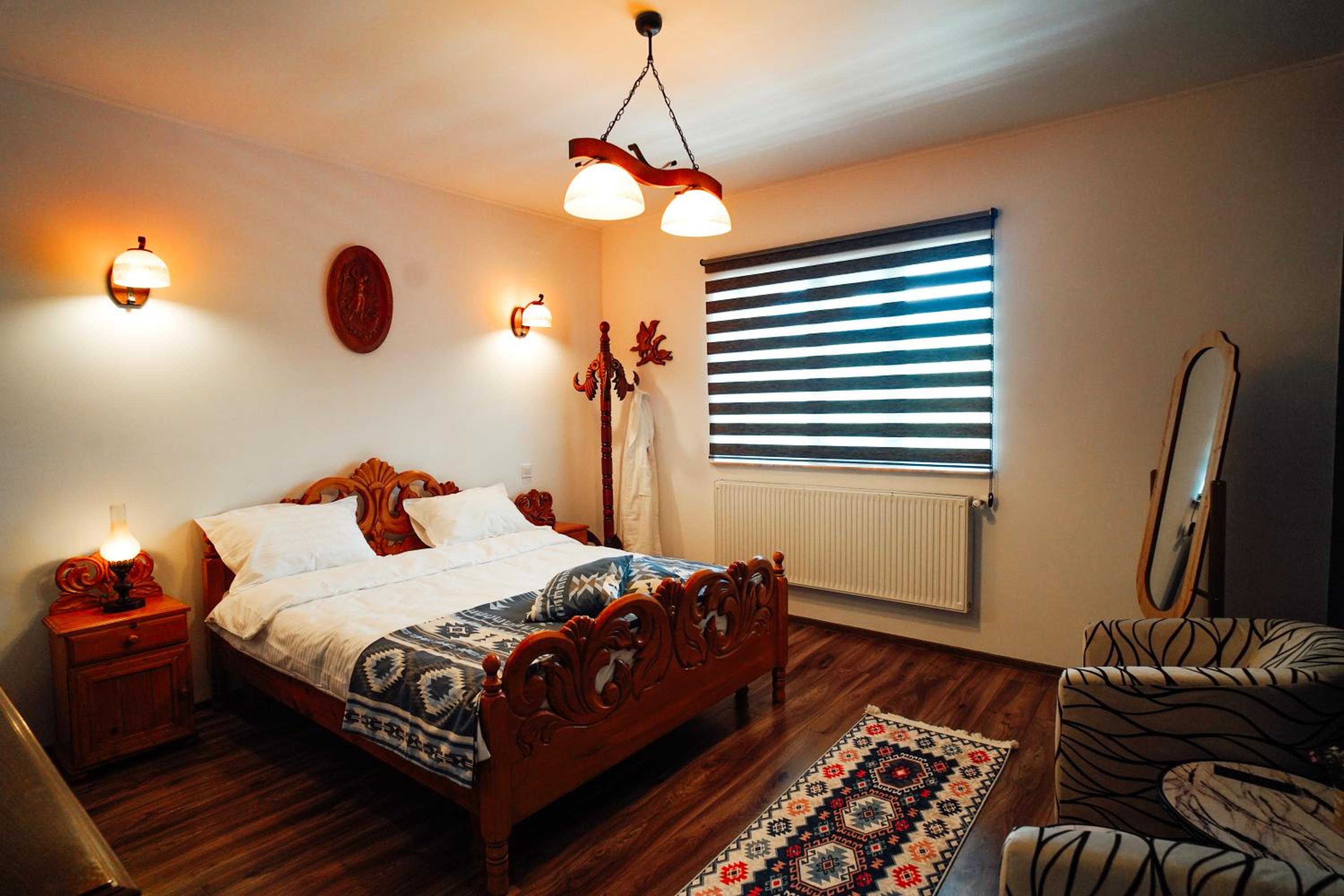 Double Room with Shared Bathroom photo 1