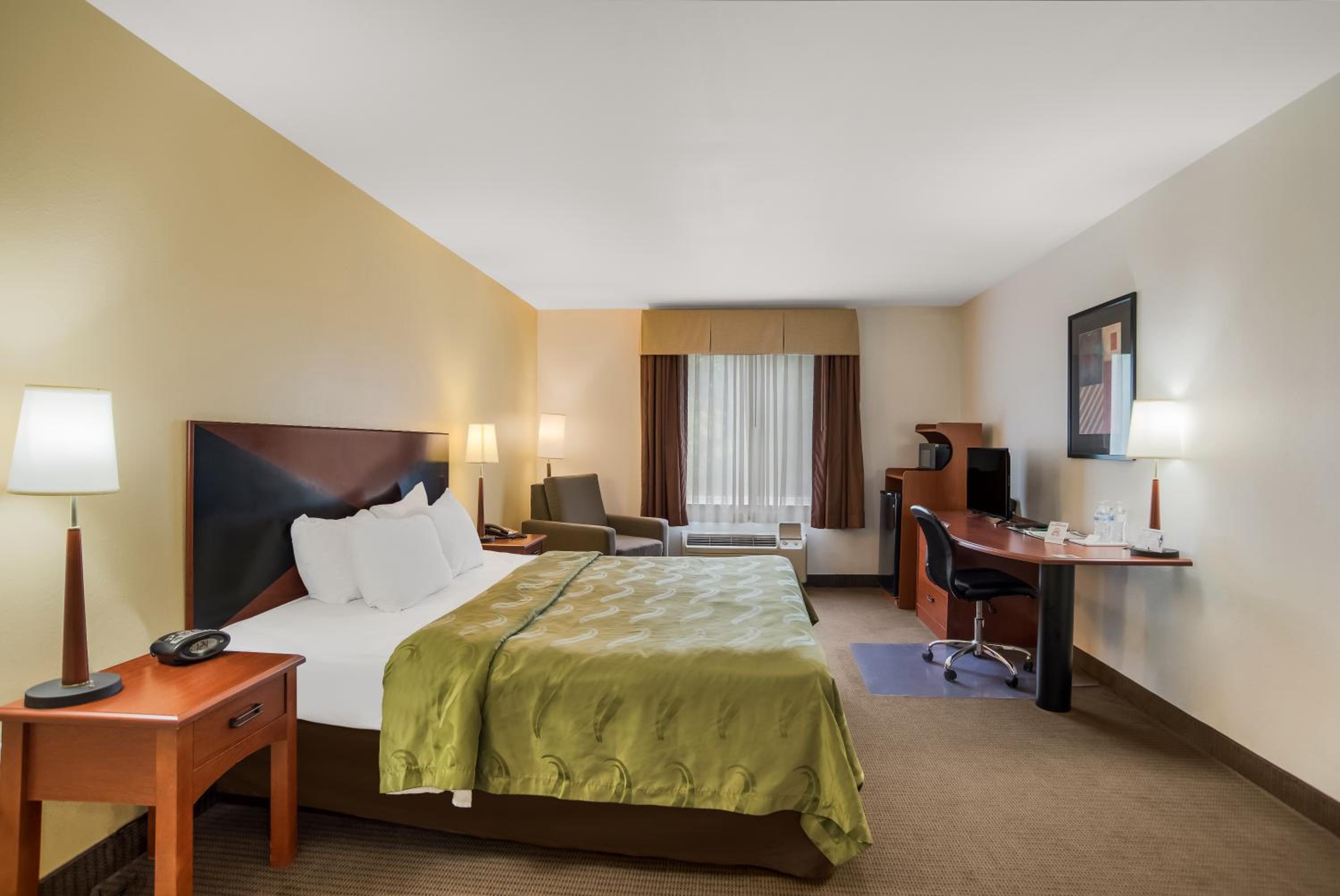 King Room - Accessible/Non-Smoking - Photo 1