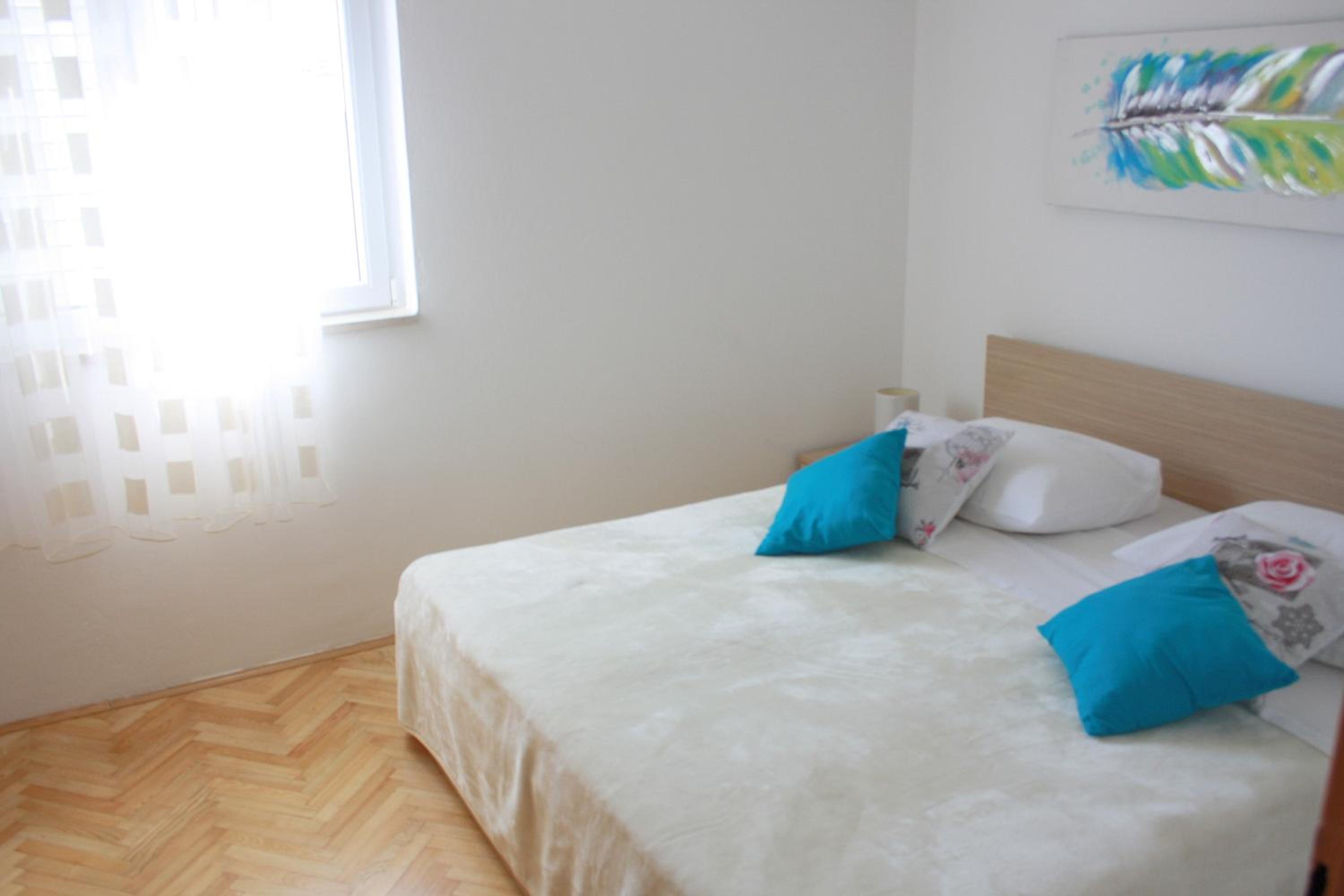 Luxury One-Bedroom Apartment with Sea View