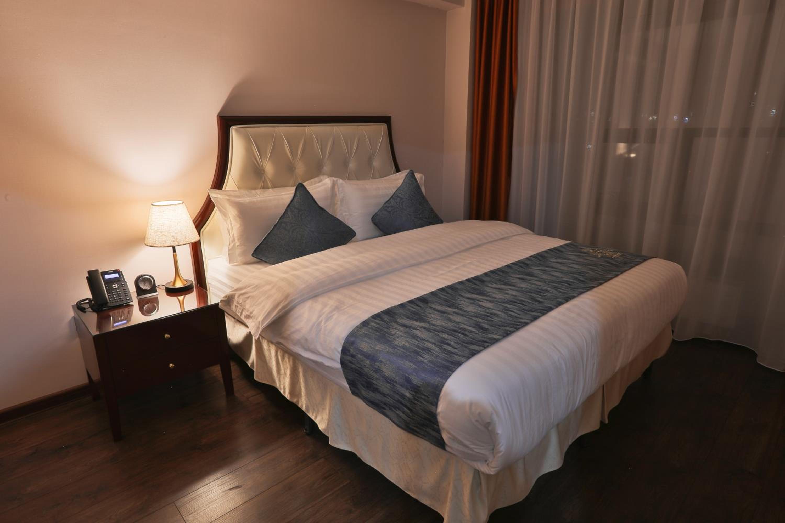 Deluxe Suite photo 2