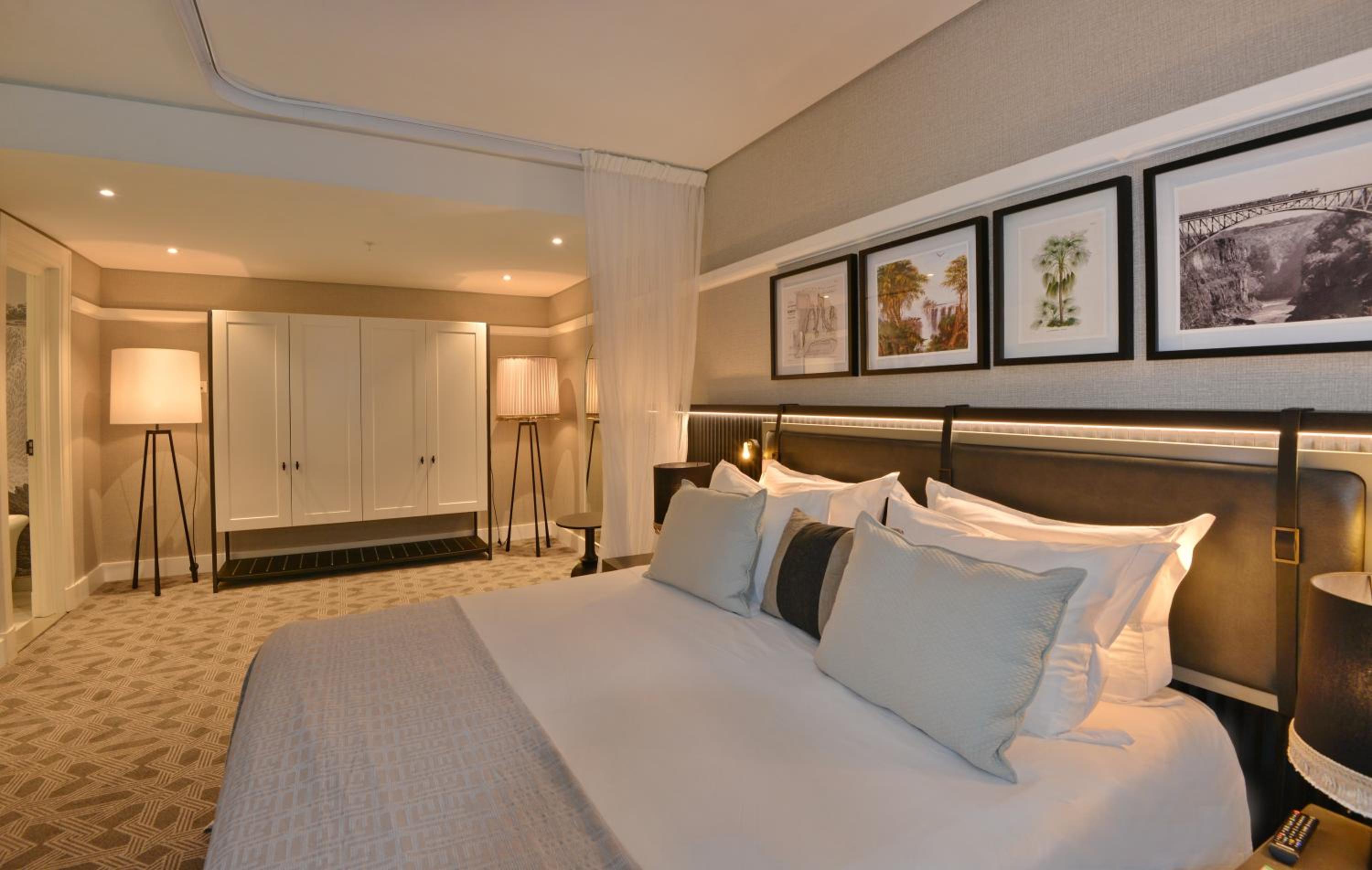 Deluxe King Suite