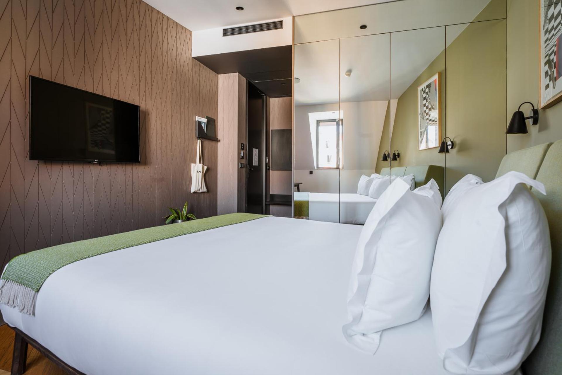 Small Double Room - Photo 2