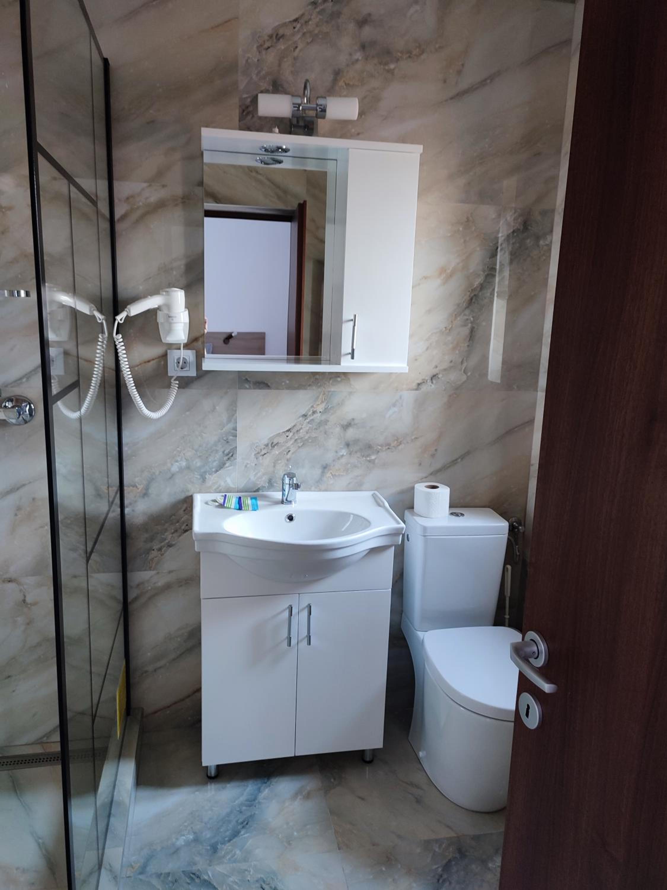 Double Room With Balcony (3 Adults) photo 2