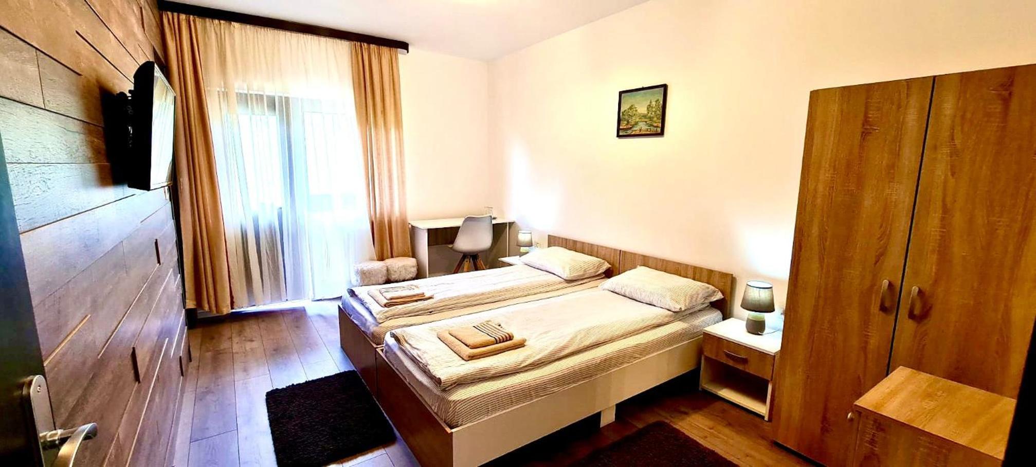 Double or Twin Room with Bathroom - Photo 1
