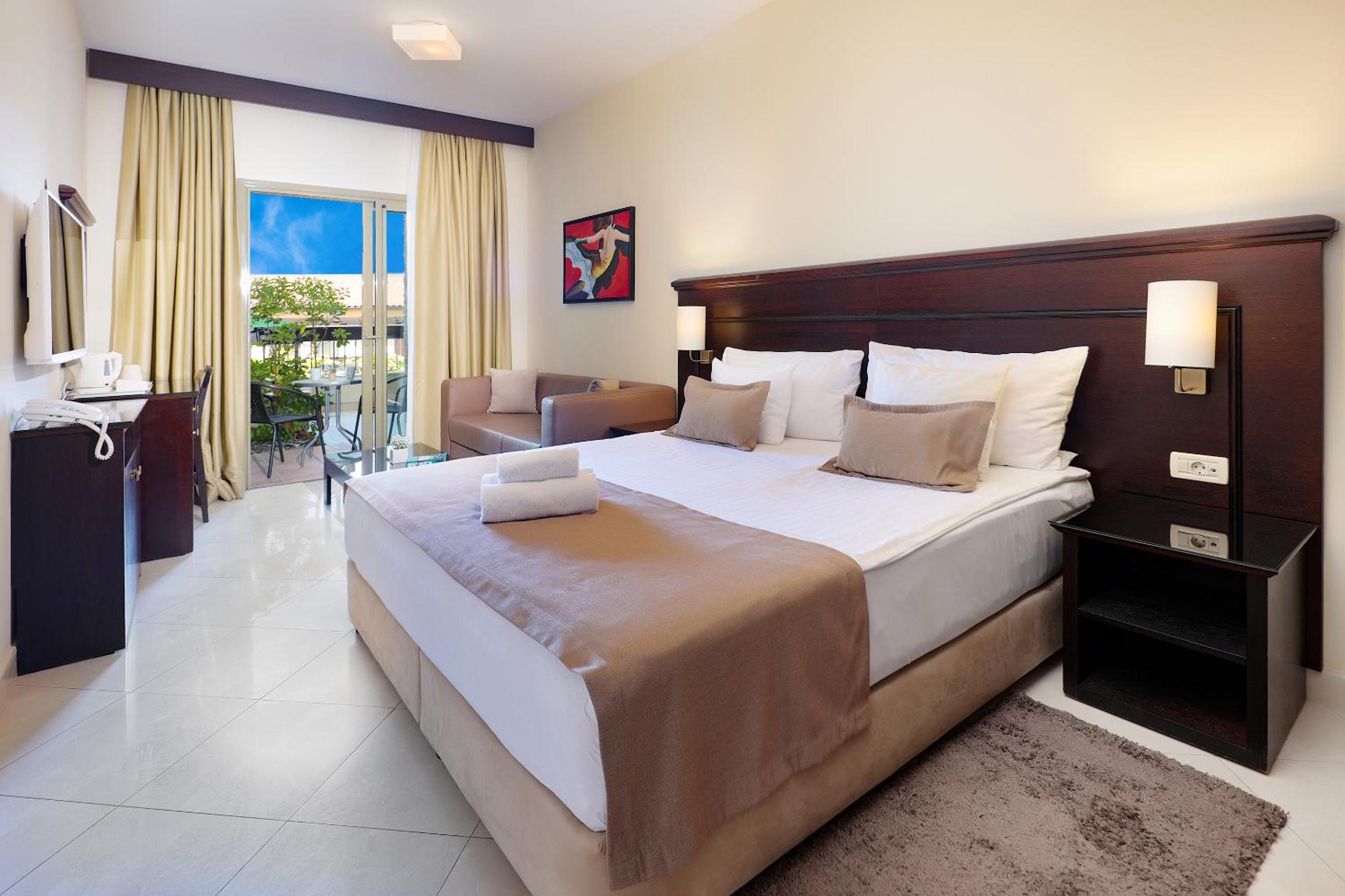 Habitación Doble Superior con Terraza al Jardín