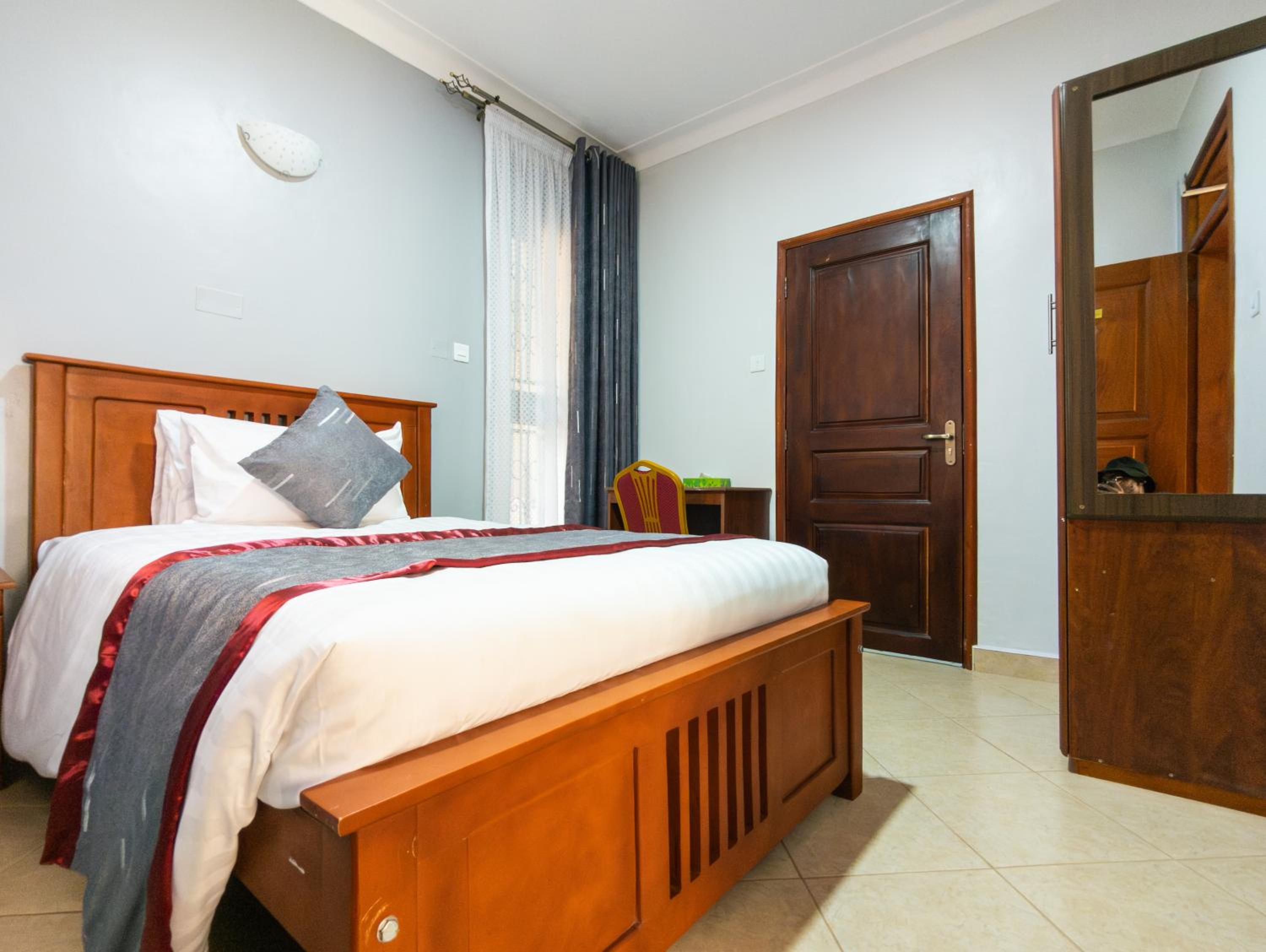 Deluxe Single Room with Balcony photo 3