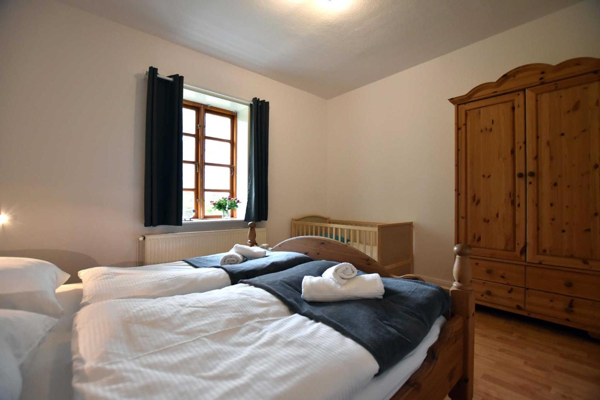 Two-Bedroom Apartment with Lake View photo 3