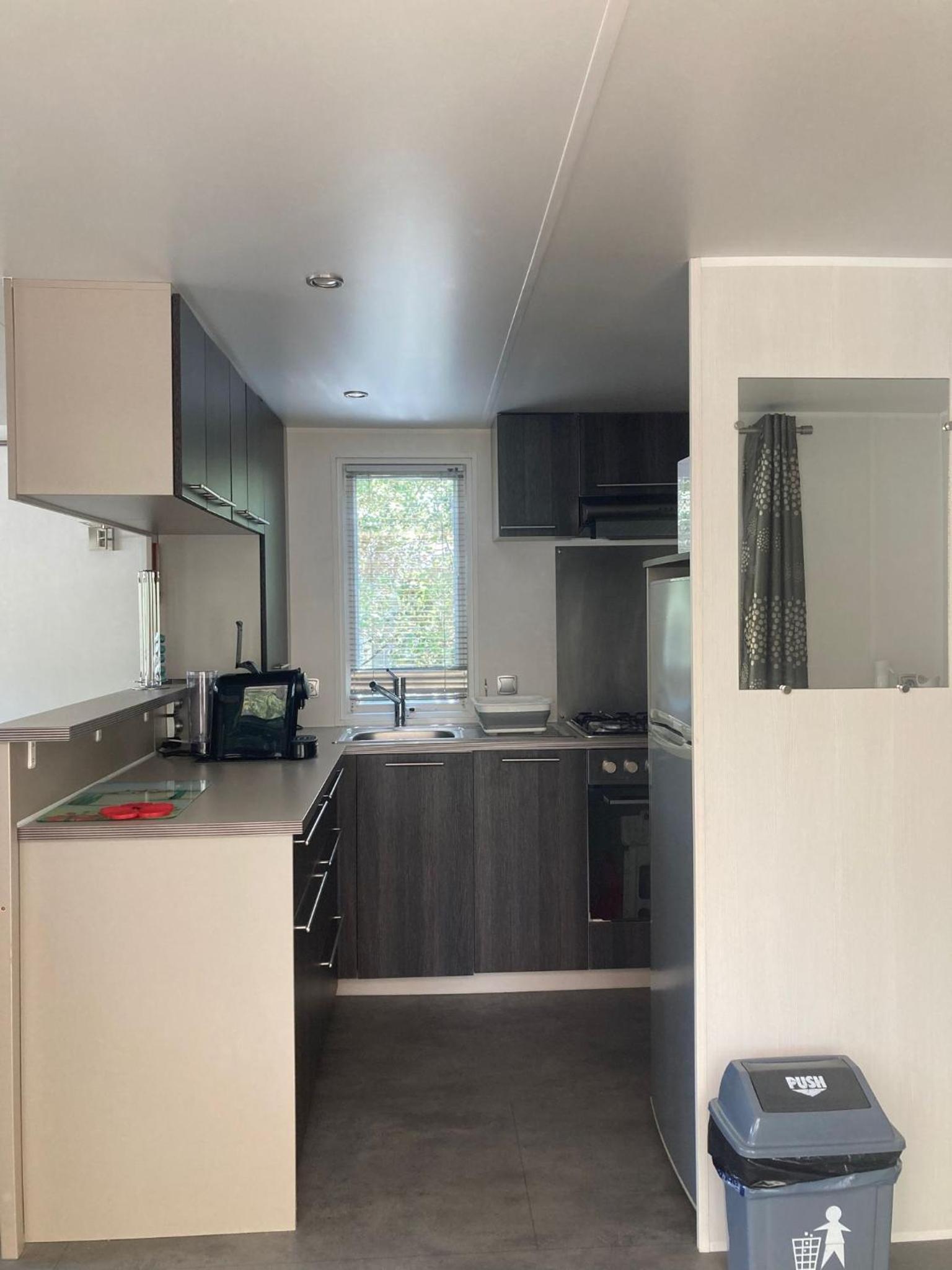 Mobile Home photo 3