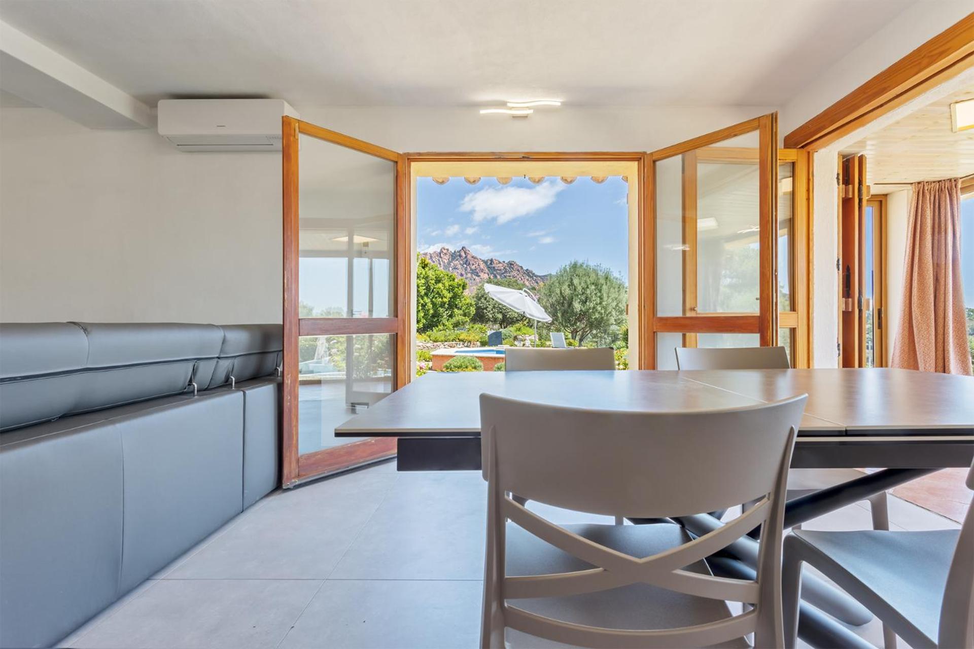 Villa photo 3