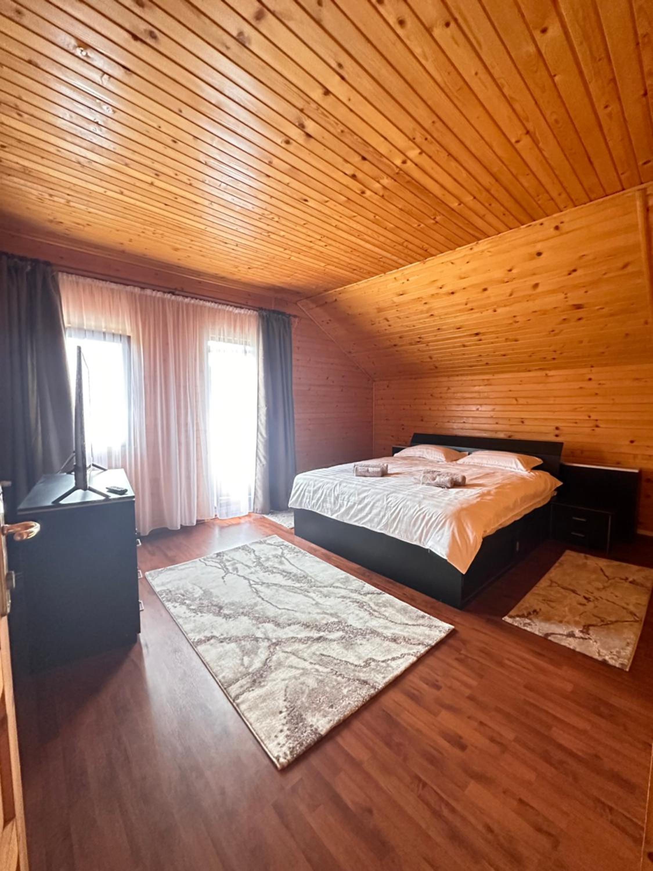 Three-Bedroom Chalet photo 3