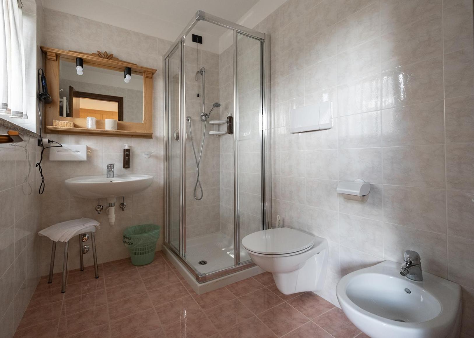 Double or Twin Room with Mountain View photo 2