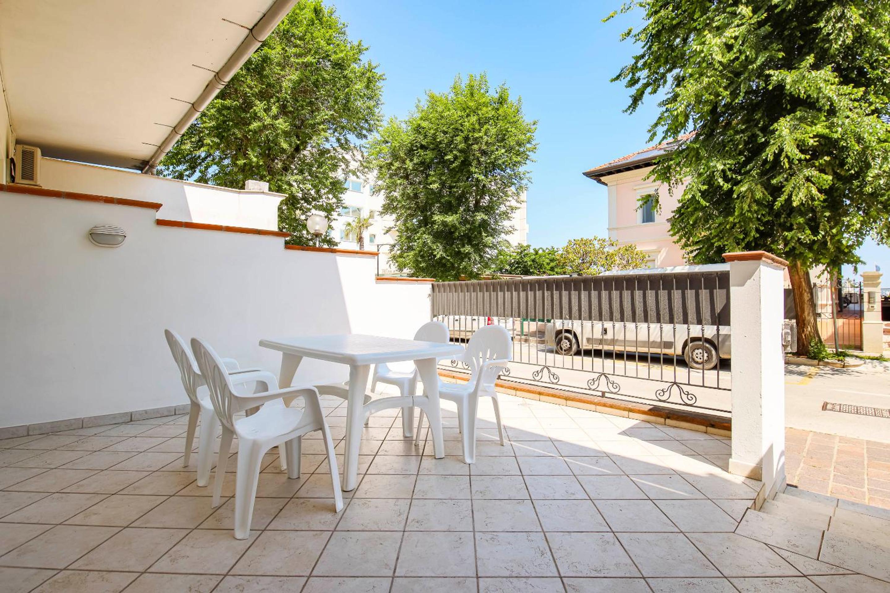 Apartment with Terrace photo 2