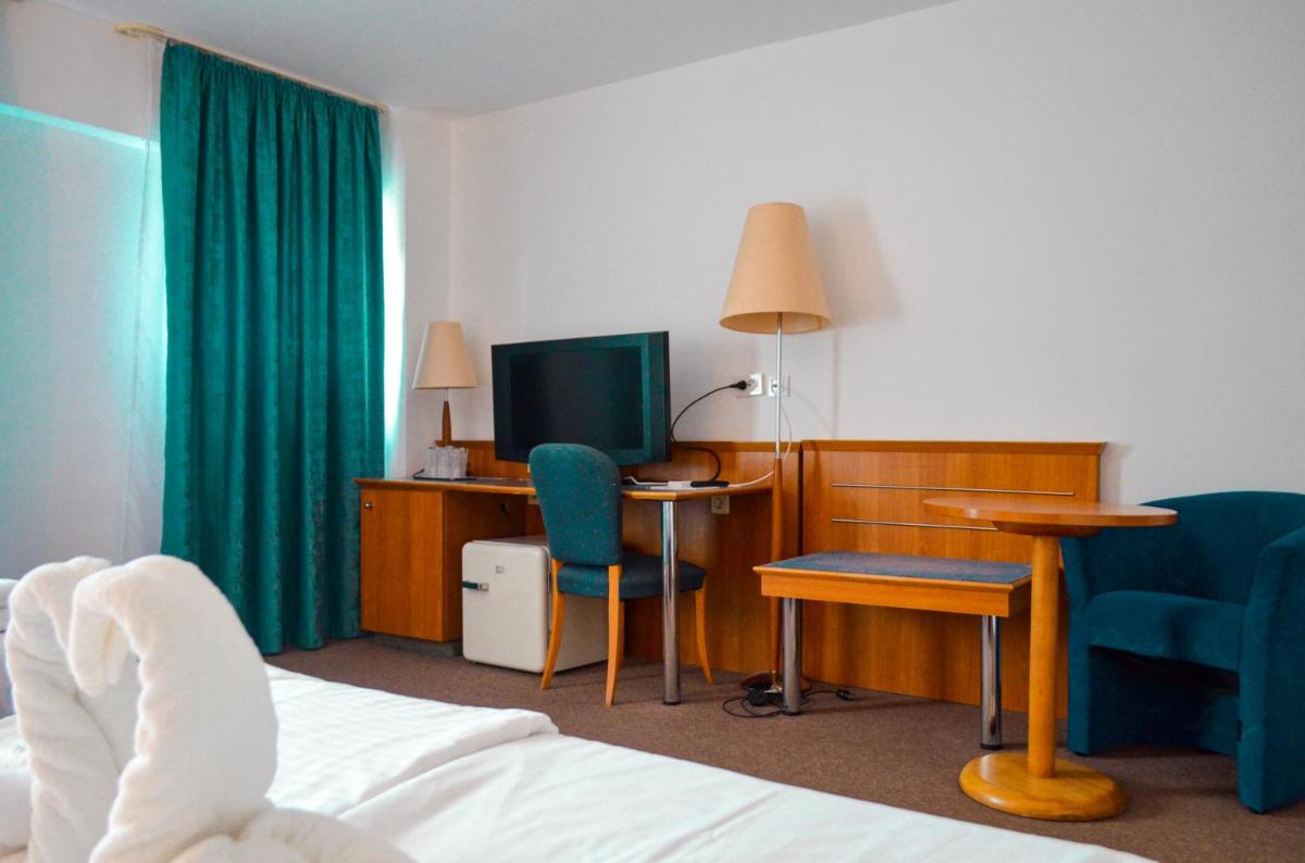 Two-Bedroom Suite photo 2