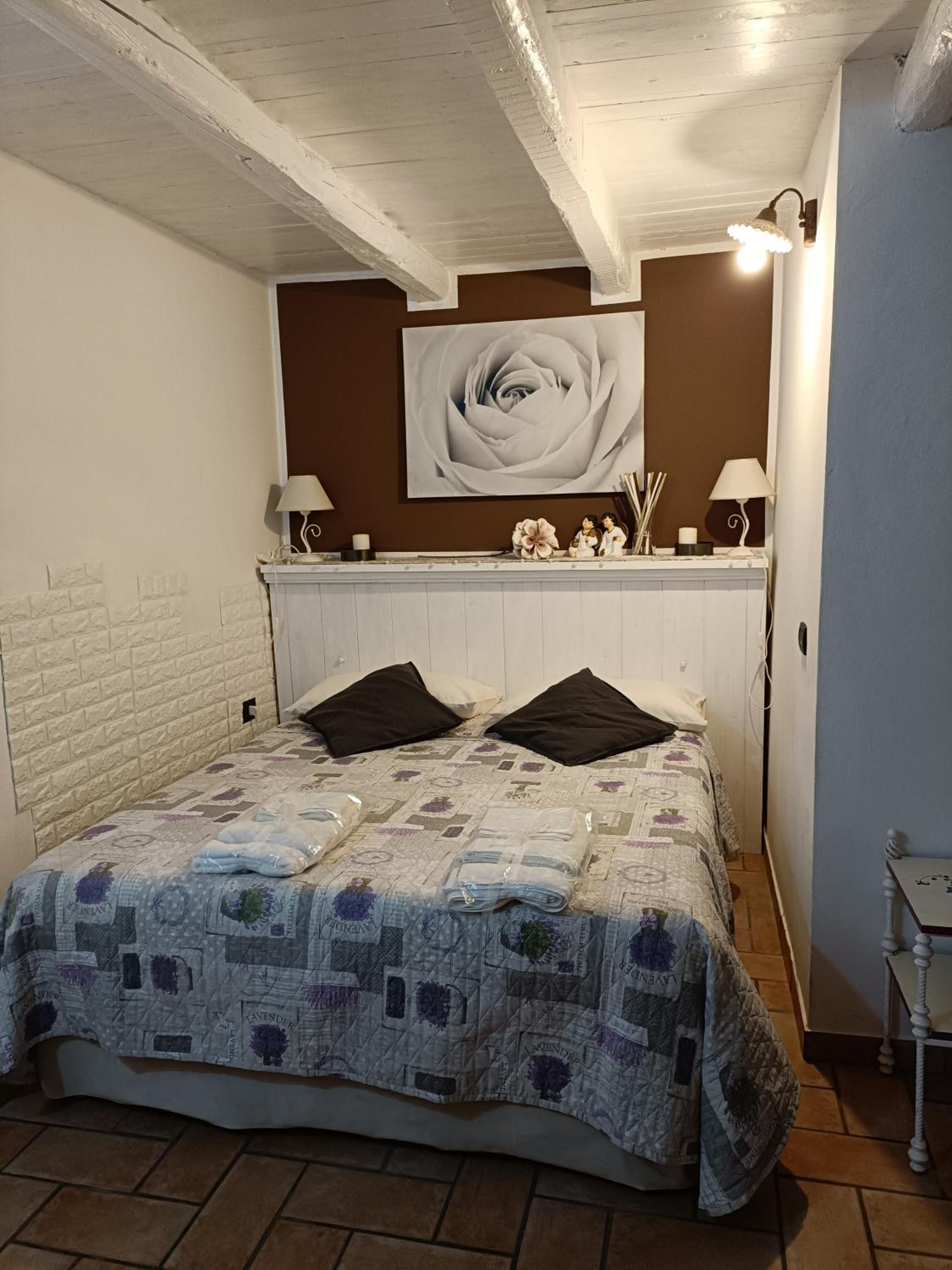 Double Room - Photo 2