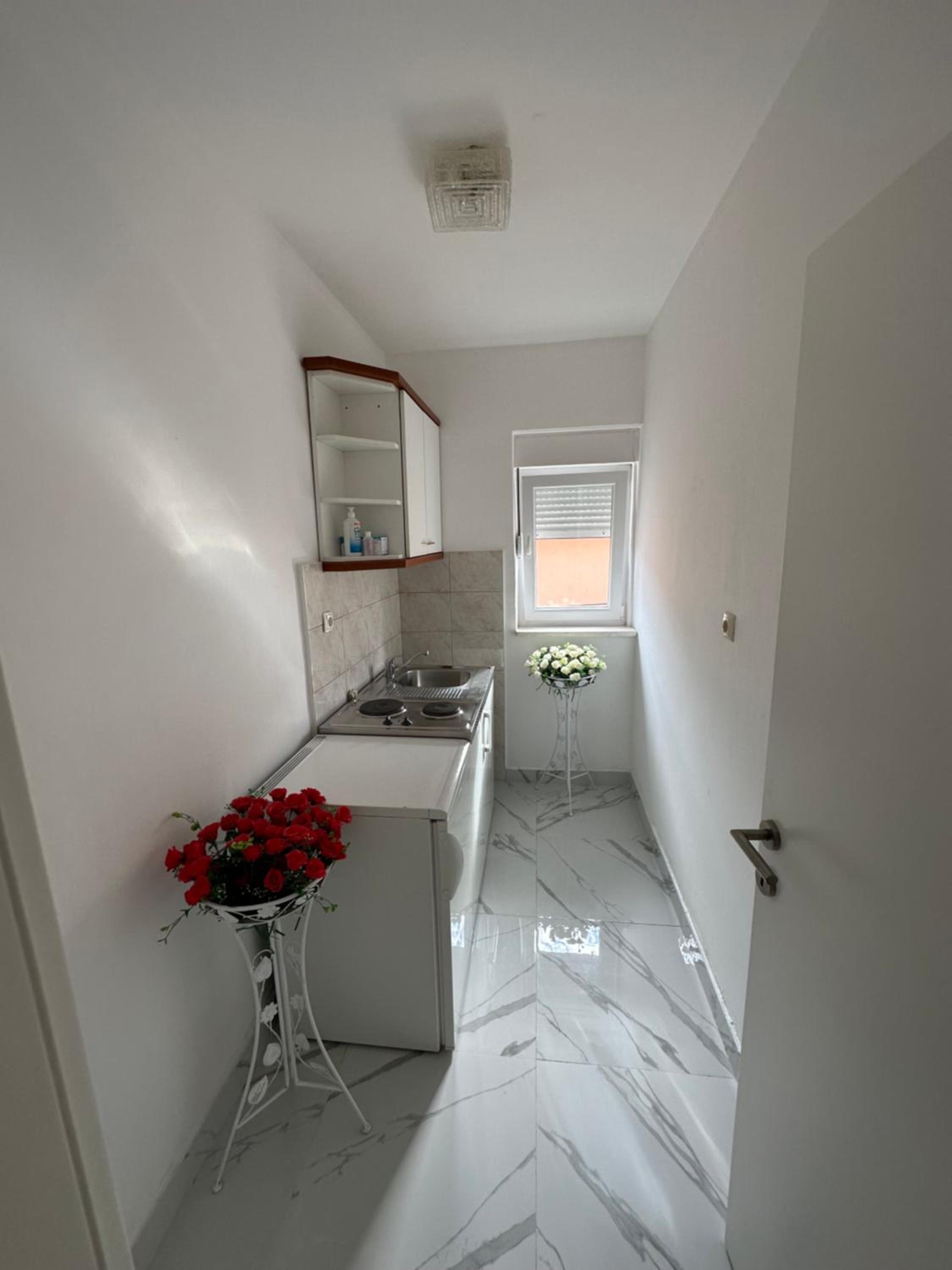 Apartment with Sea View - Photo 33