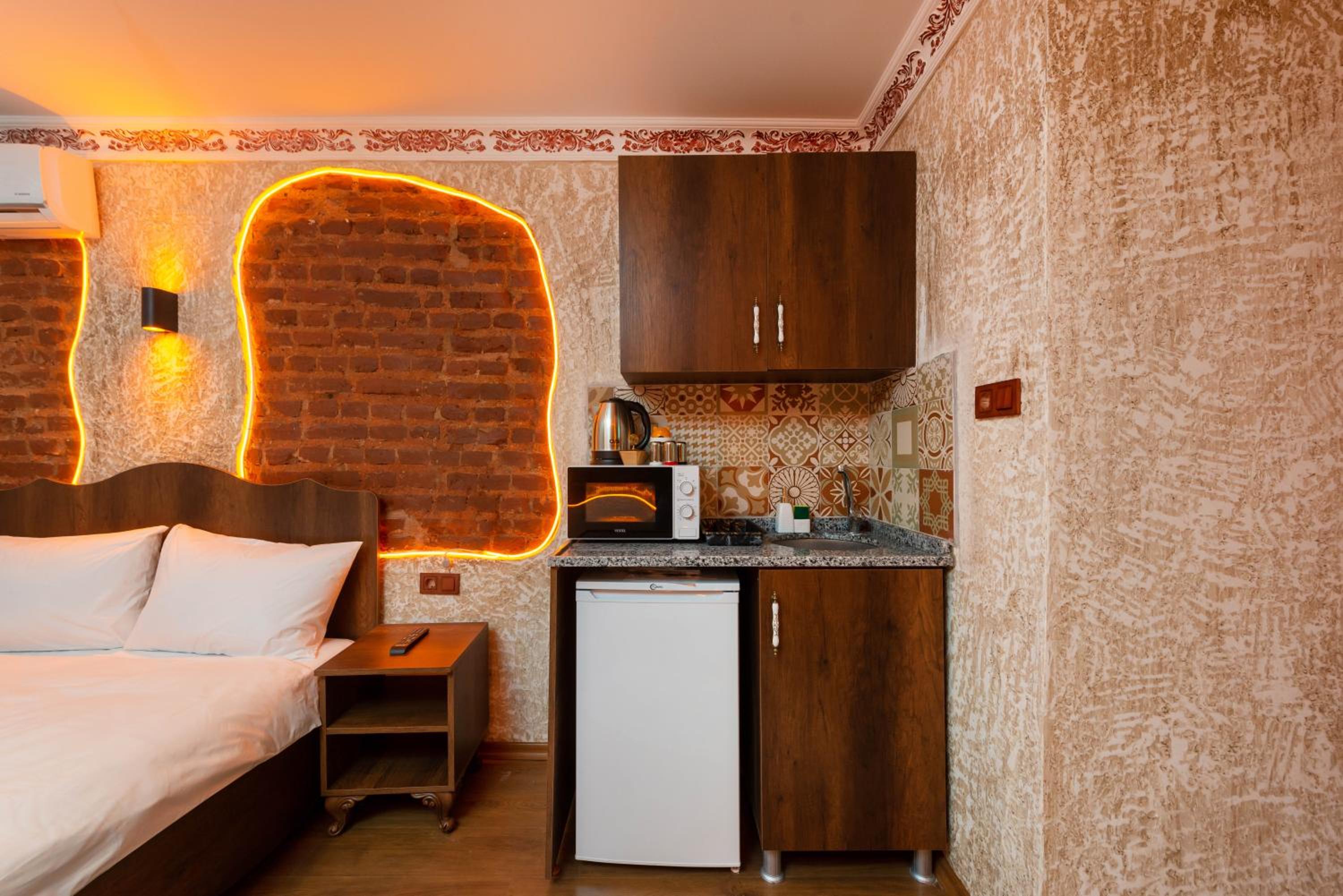 Economy Double Room photo 2