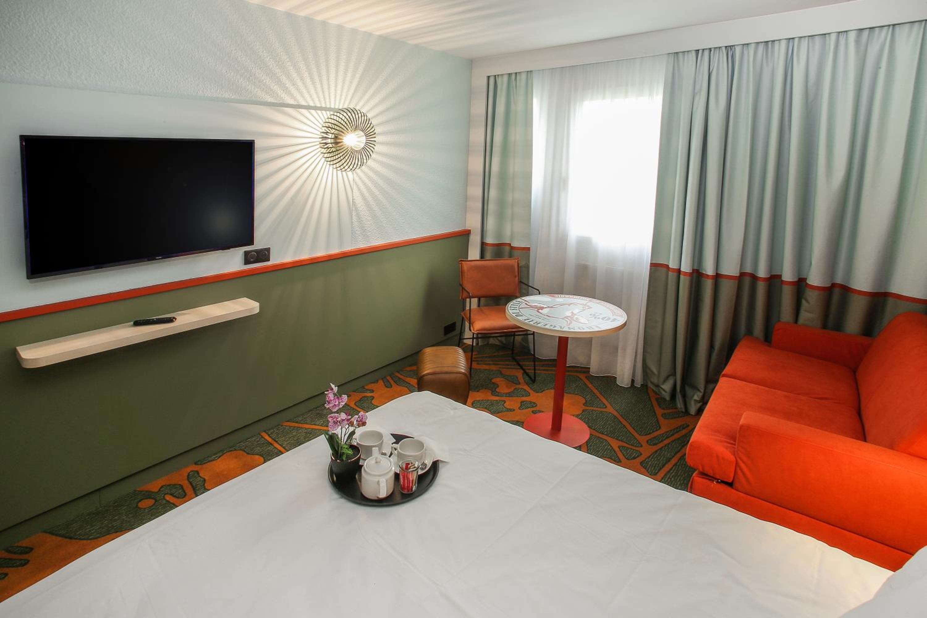 Standard Double Room with Sofa - Photo 7
