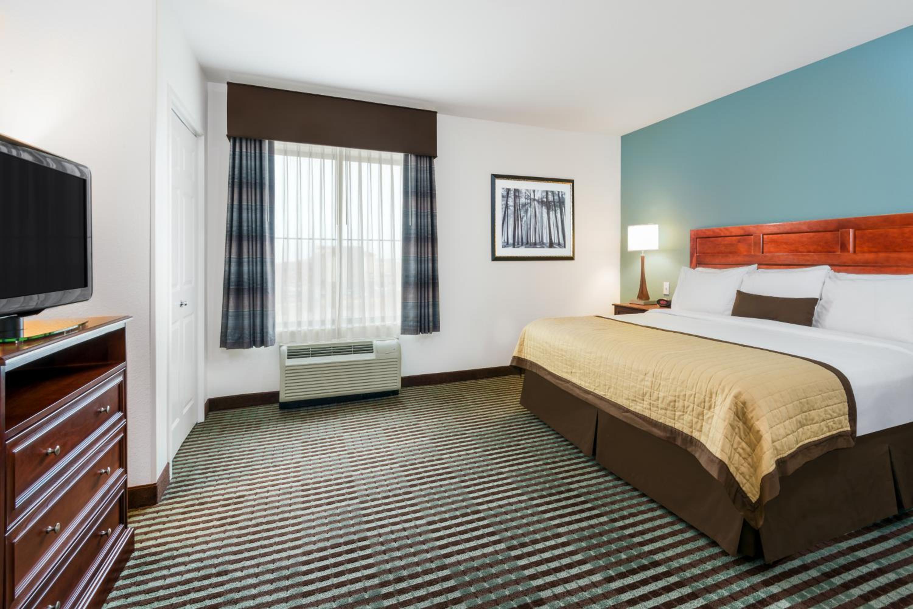 King Room - Non-Smoking - Photo 8