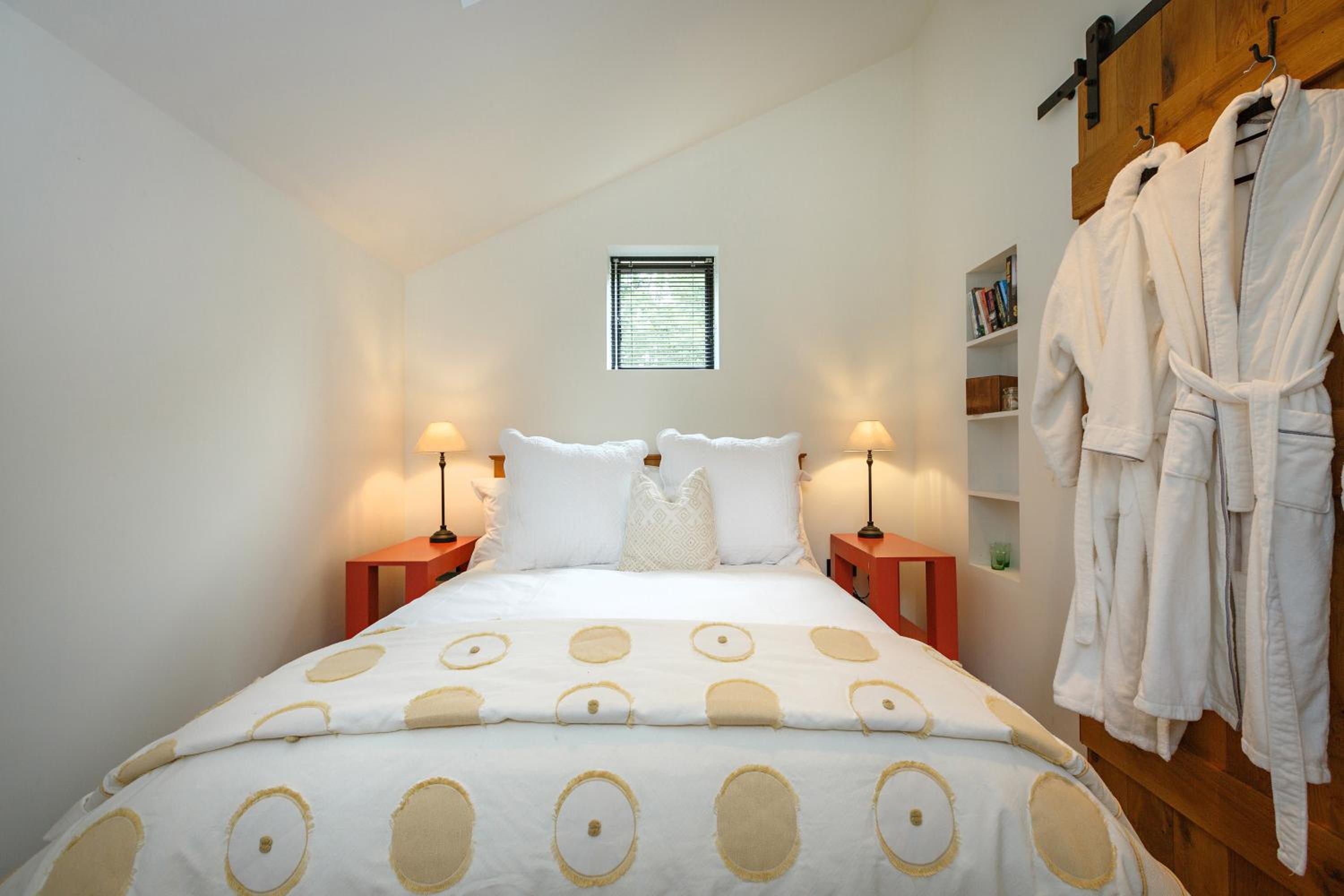 Three-Bedroom House photo 1