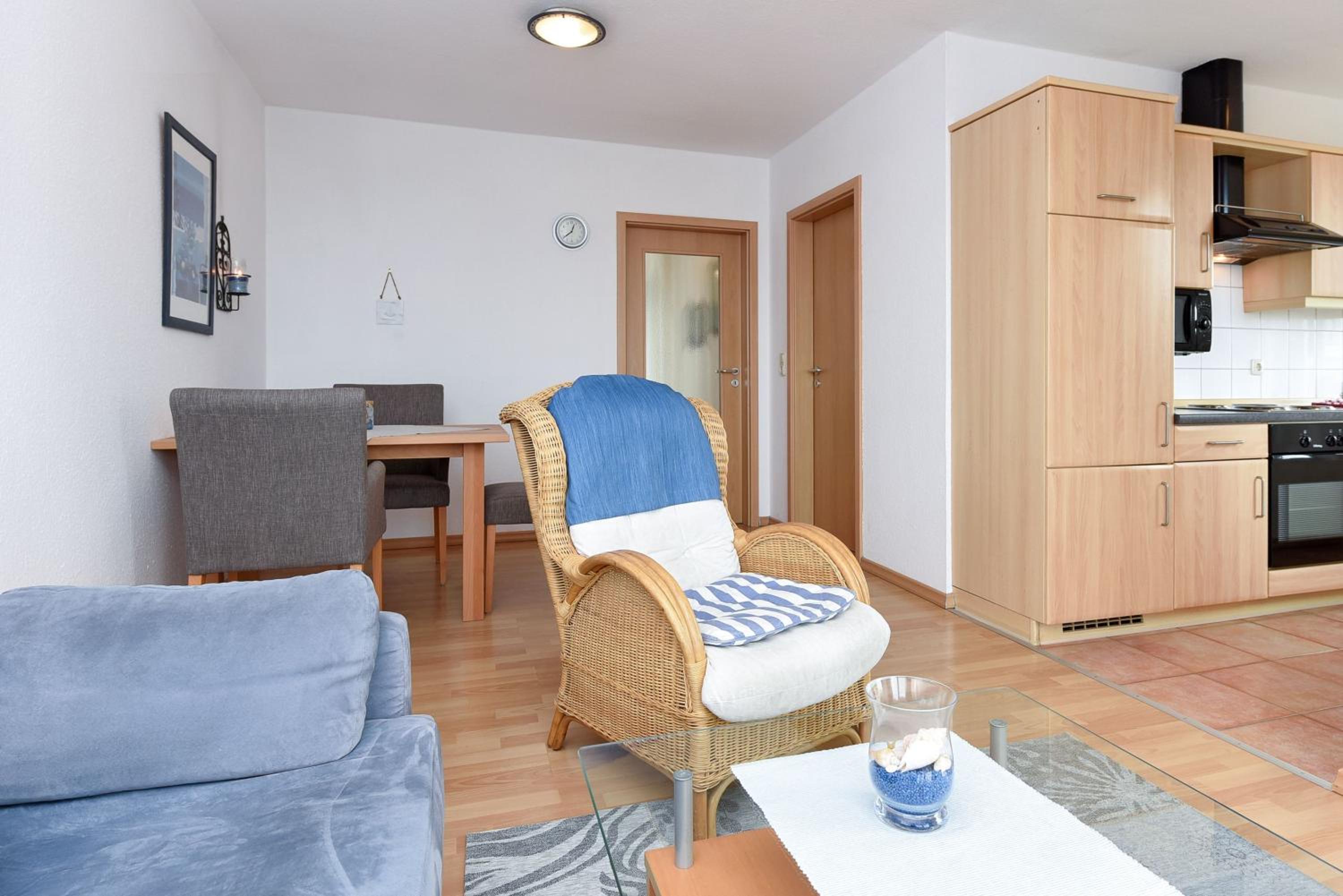 One-Bedroom Apartment with Balcony photo 3