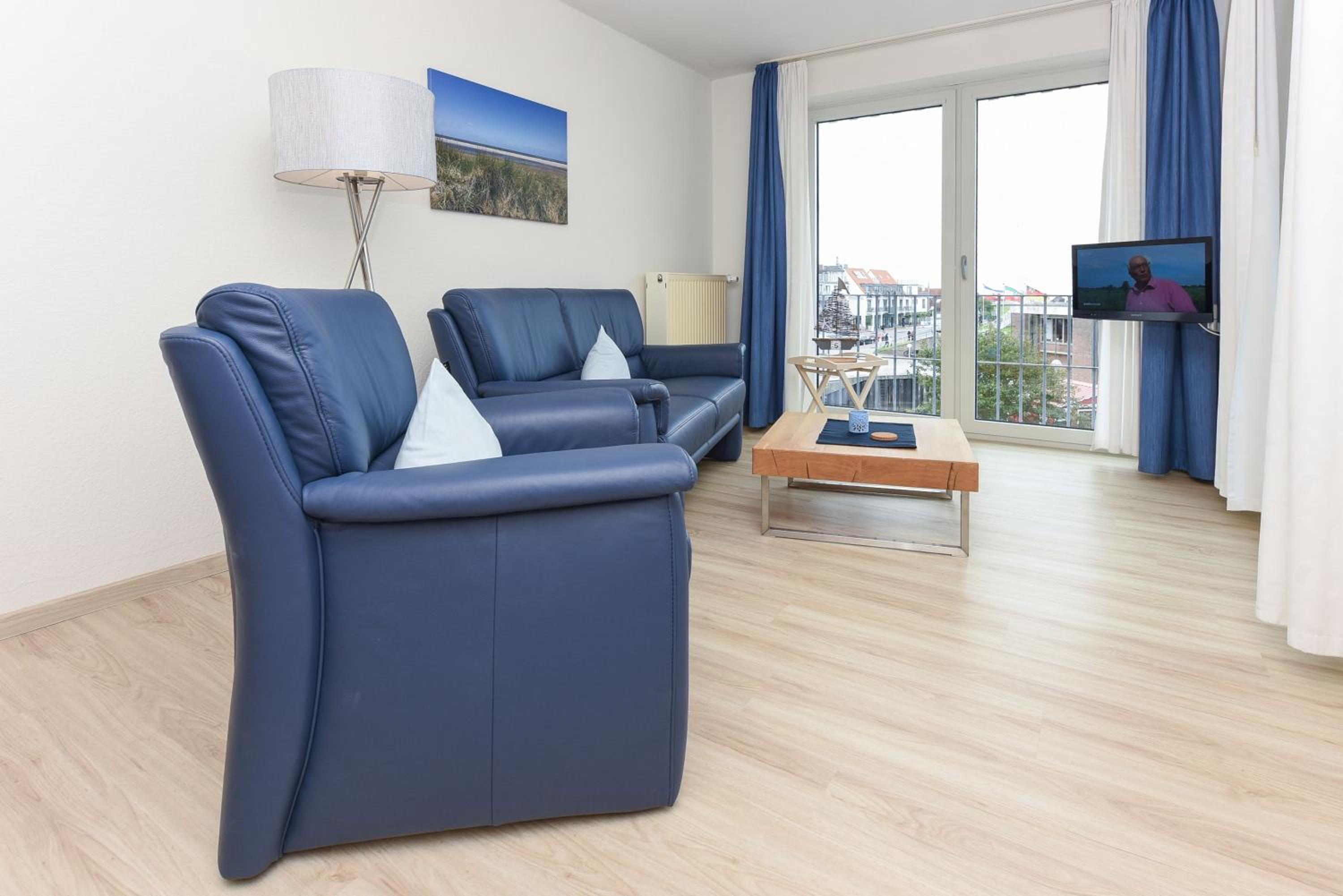 One-Bedroom Apartment with Balcony photo 1