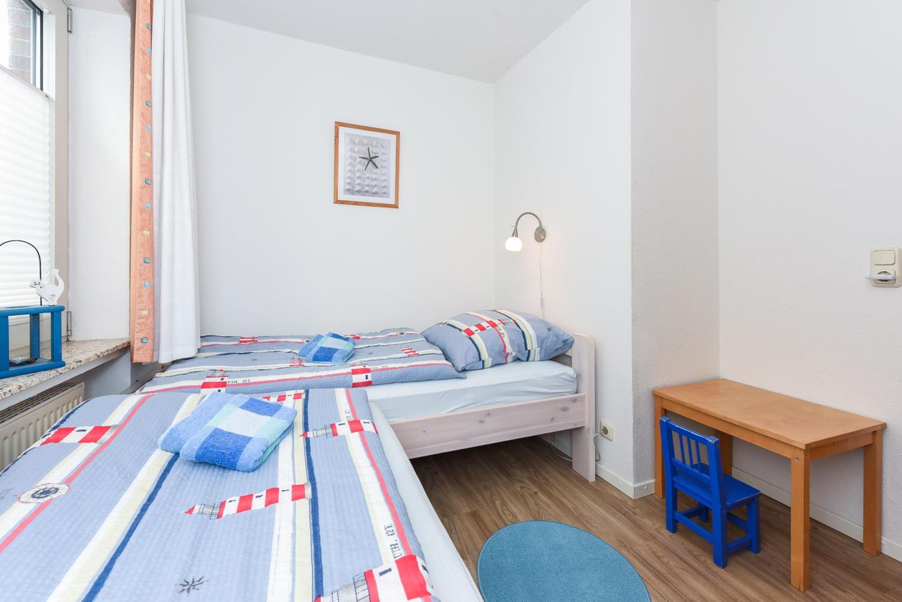 Two-Bedroom Apartment with Shower photo 2