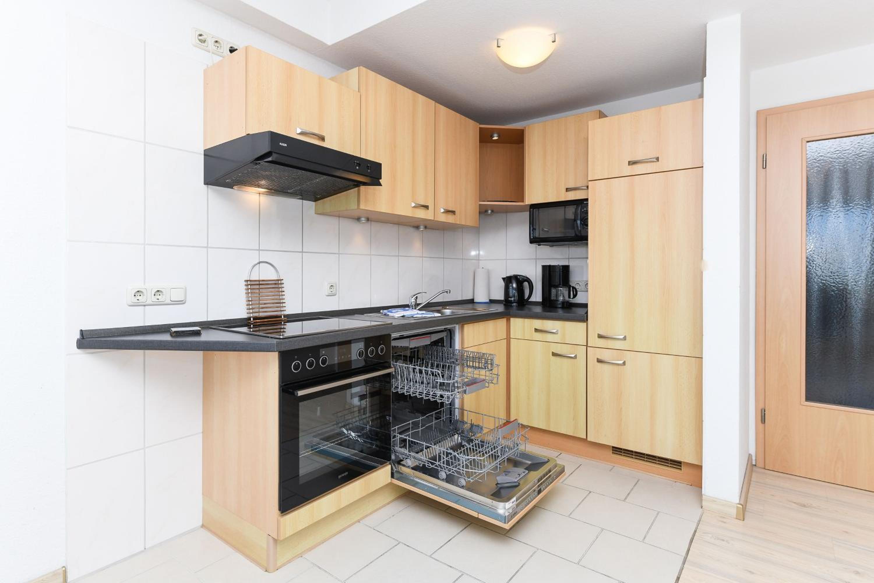 Two-Bedroom Apartment with Shower photo 2