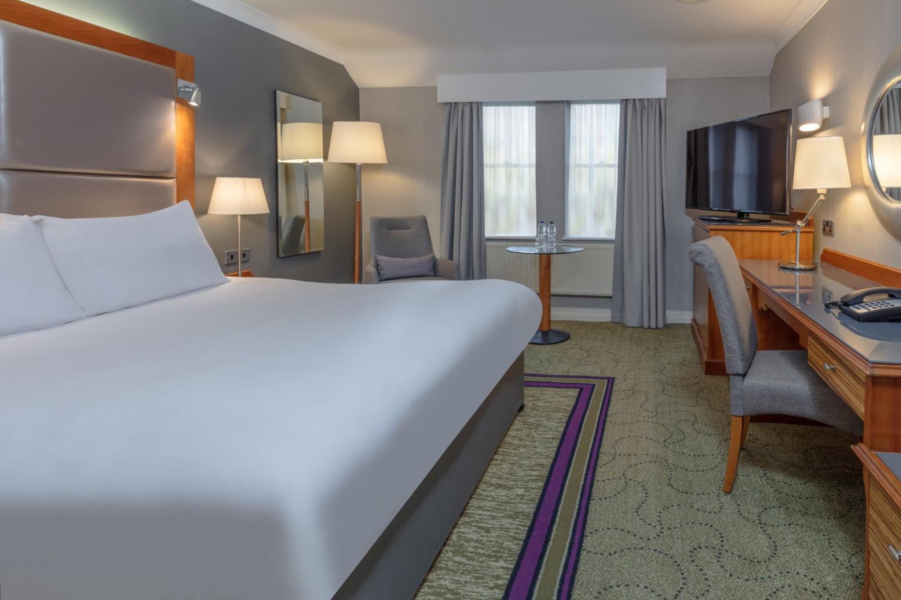 Deluxe King Room - Photo 3