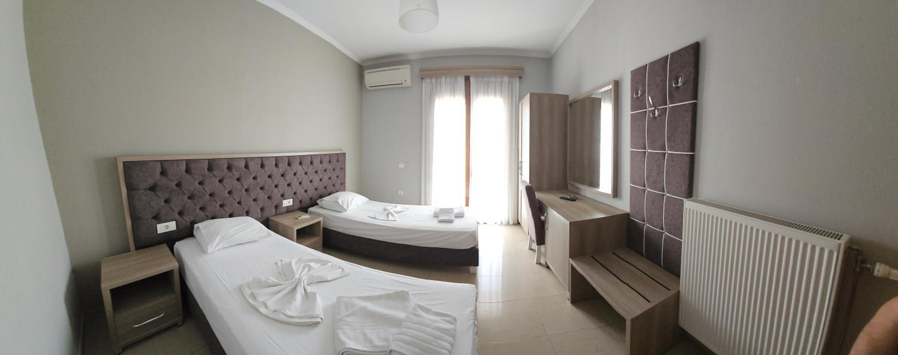Budget Twin Room photo 2